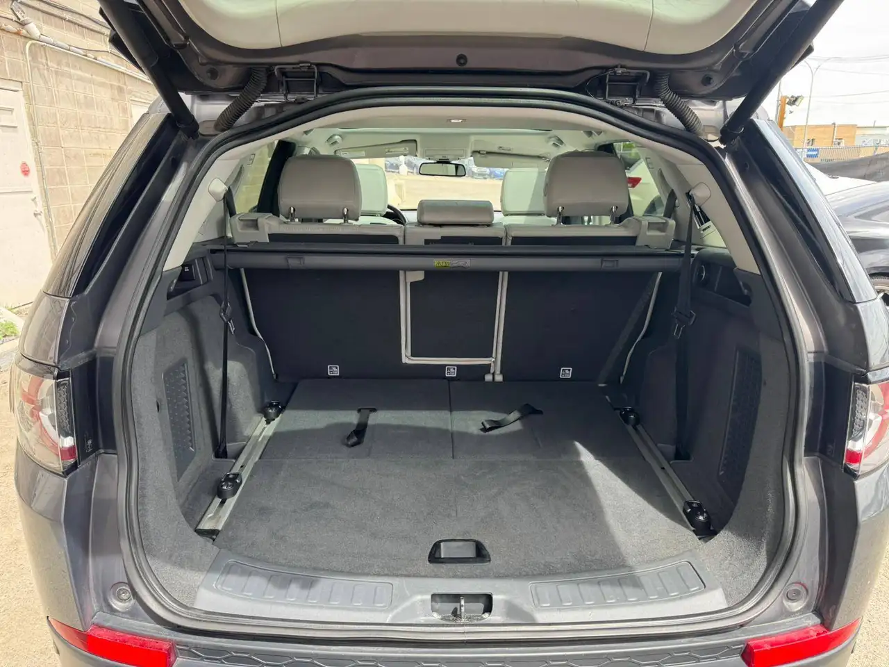 Land Rover Discovery Sport снимка Land Rover Discovery Sport