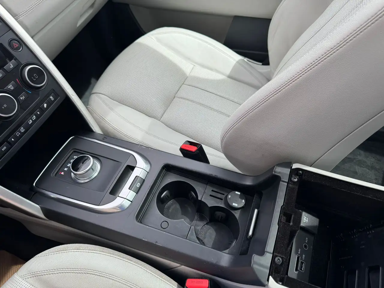 Land Rover Discovery Sport снимка Land Rover Discovery Sport