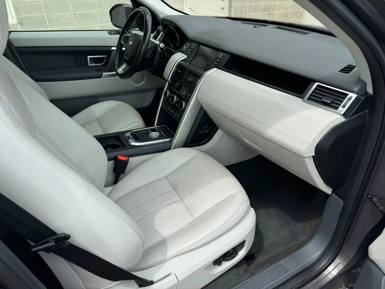 Land Rover Discovery Sport снимка Land Rover Discovery Sport