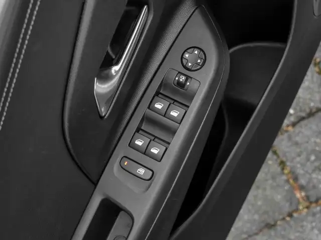 Opel Corsa view 12