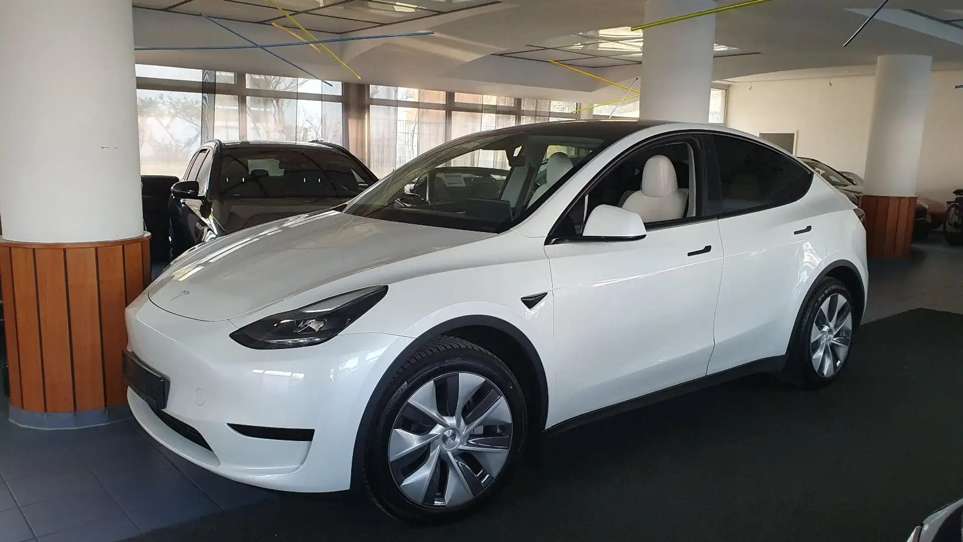 Tesla Model Y /ACC/Autopilot/Leder/LED/Pano/Standheiz Weiß - 1