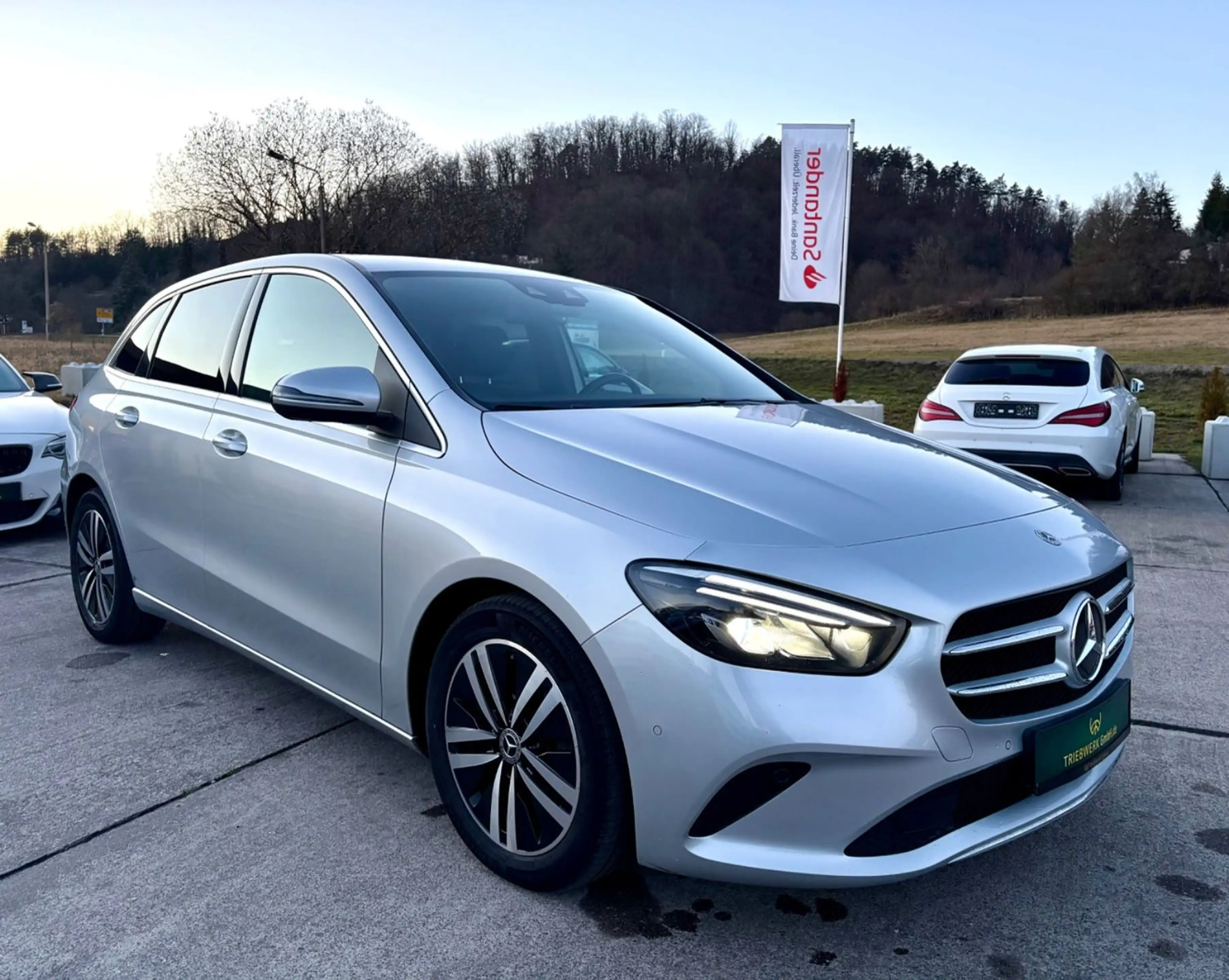 Mercedes-Benz B 220 d Automatik LED Navi Leder Kamera DAB — photo 3