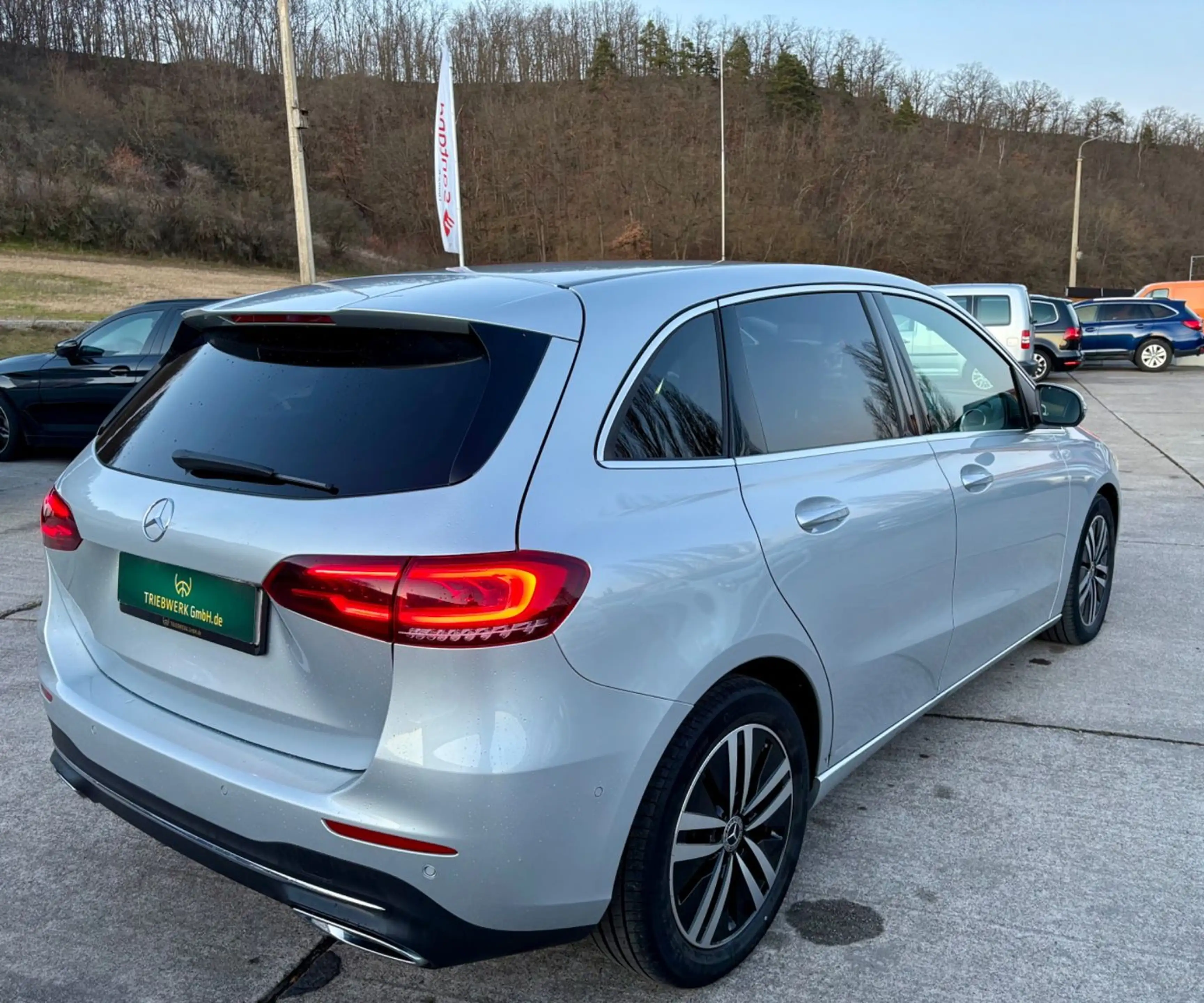 Mercedes-Benz B 220 d Automatik LED Navi Leder Kamera DAB — photo 5