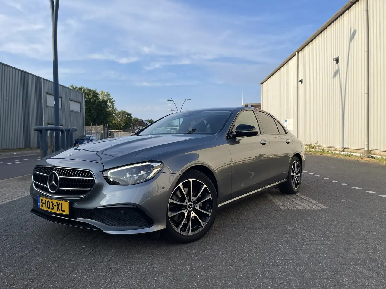 Mercedes-Benz E 200