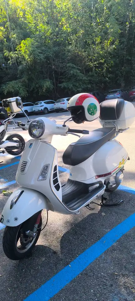Piaggio GTS 300