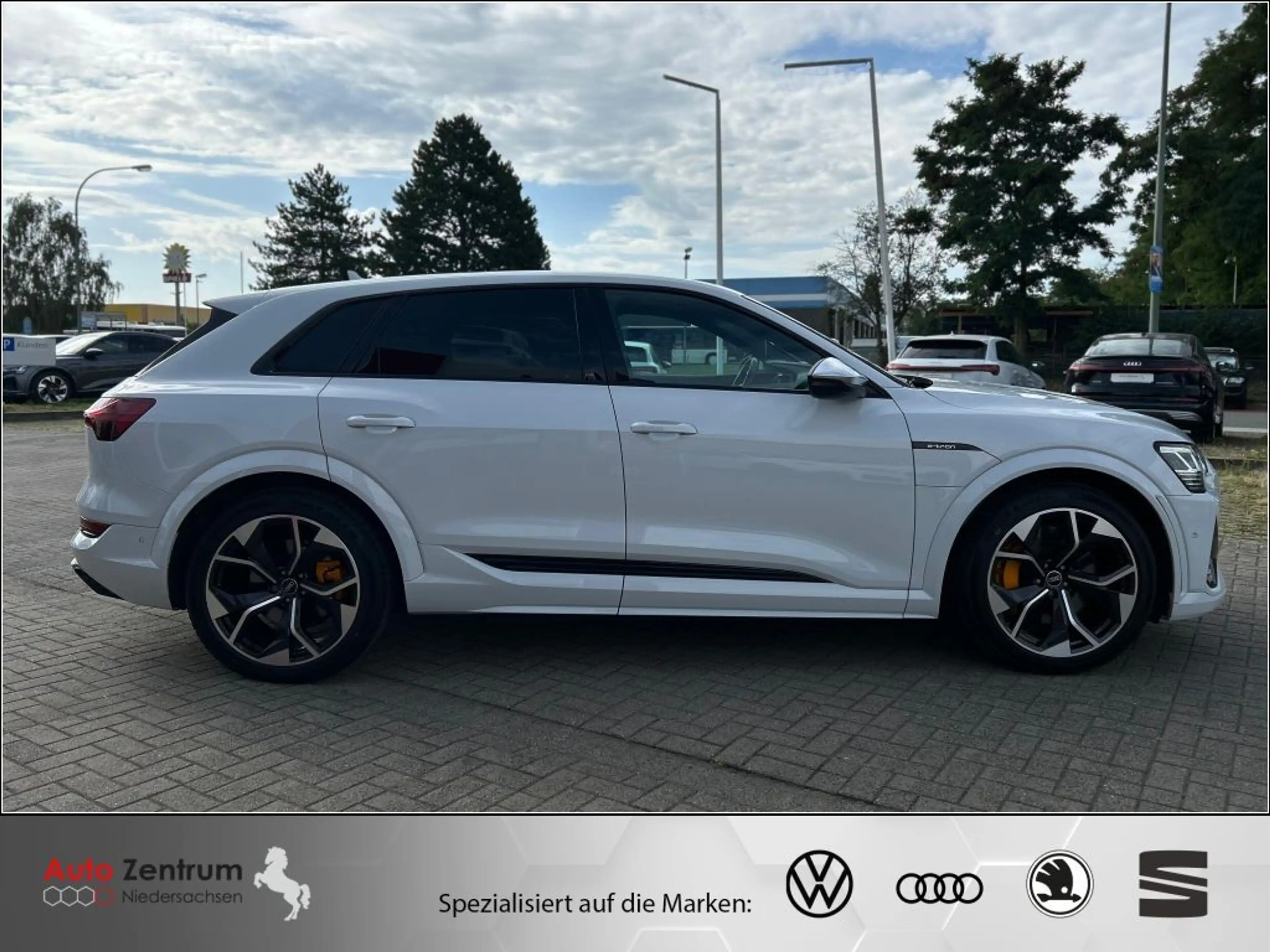 Audi e-tron S quat 370 KW AZN-Haus-Förderung* AHK CAM Luftfedg — photo 4