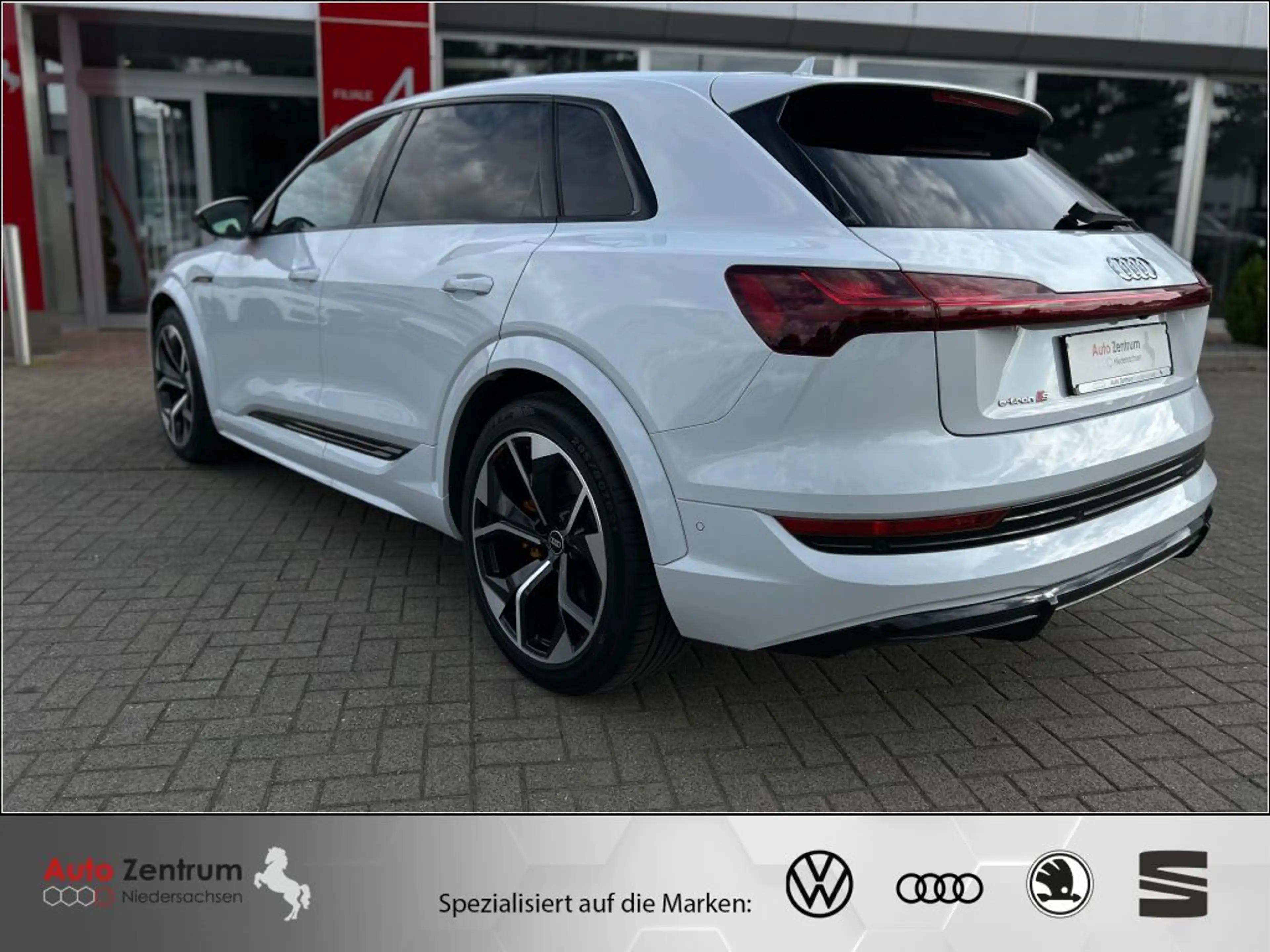 Audi e-tron S quat 370 KW AZN-Haus-Förderung* AHK CAM Luftfedg — photo 10