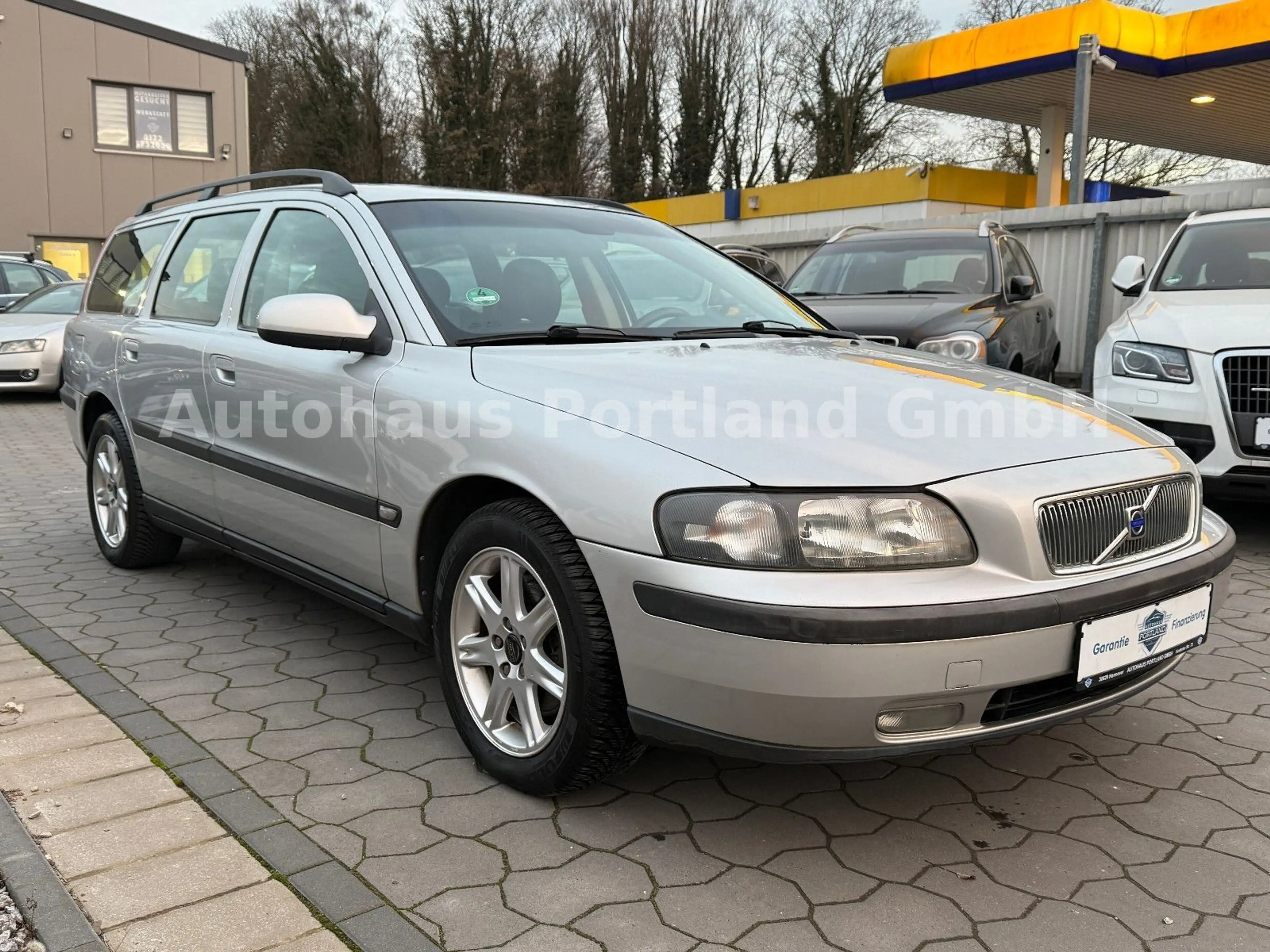 Volvo V70 2.4 Comfort Aut/ZR 23/HU NEU/SHZ/Tempo/Klima — photo 3