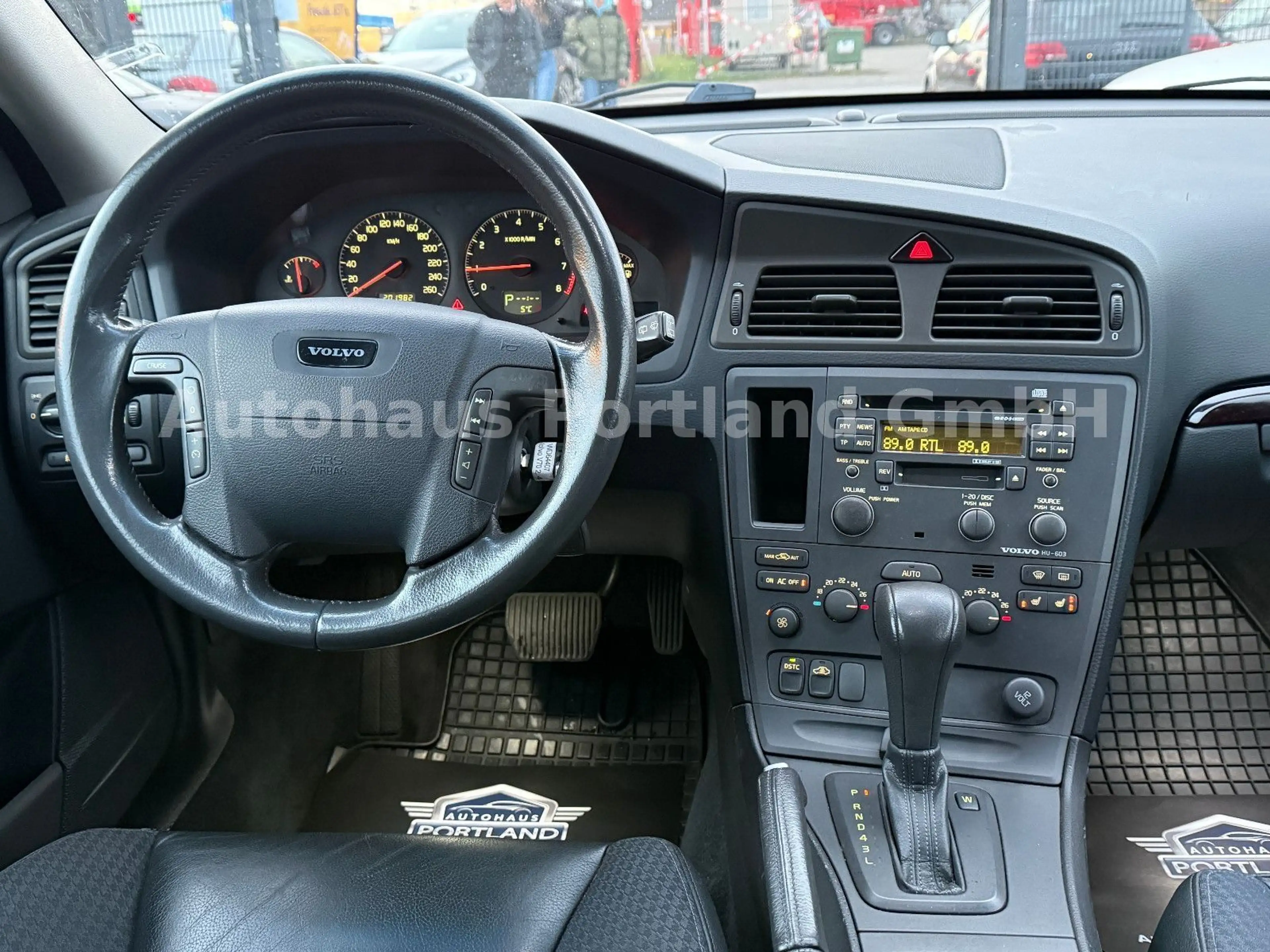Volvo V70 2.4 Comfort Aut/ZR 23/HU NEU/SHZ/Tempo/Klima — photo 10