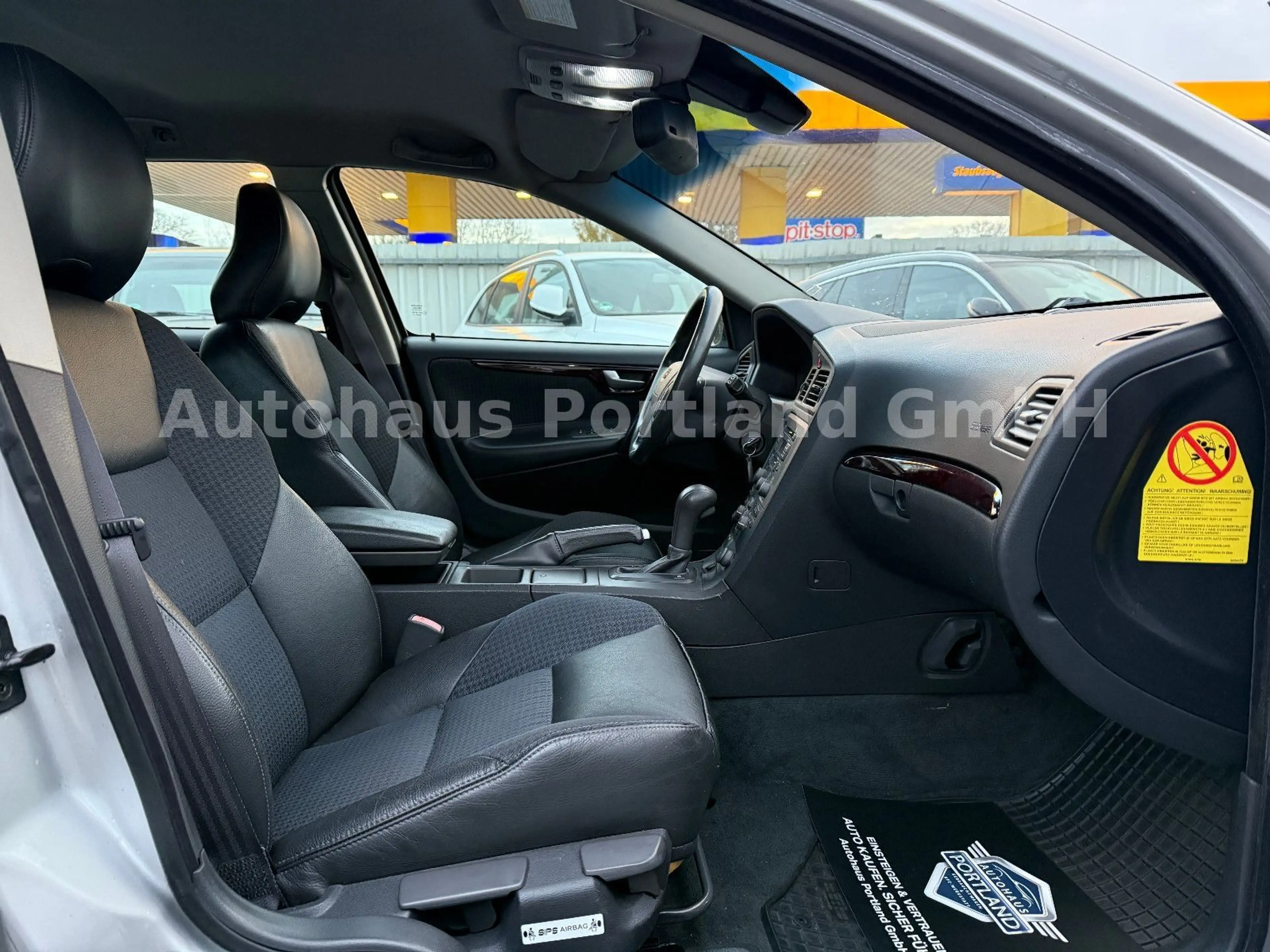 Volvo V70 2.4 Comfort Aut/ZR 23/HU NEU/SHZ/Tempo/Klima — photo 14