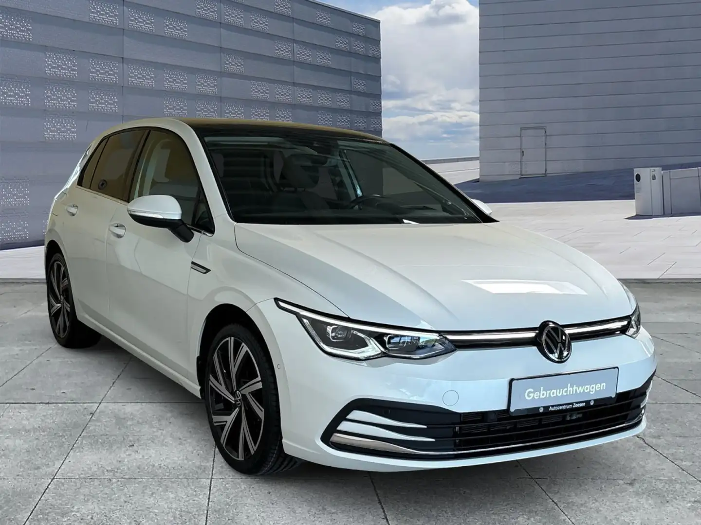 Volkswagen Golf VIII 2.0 TDI Style DSG+SHZ+USB+DAB+EPH+LWS+ Klima Weiß - 2