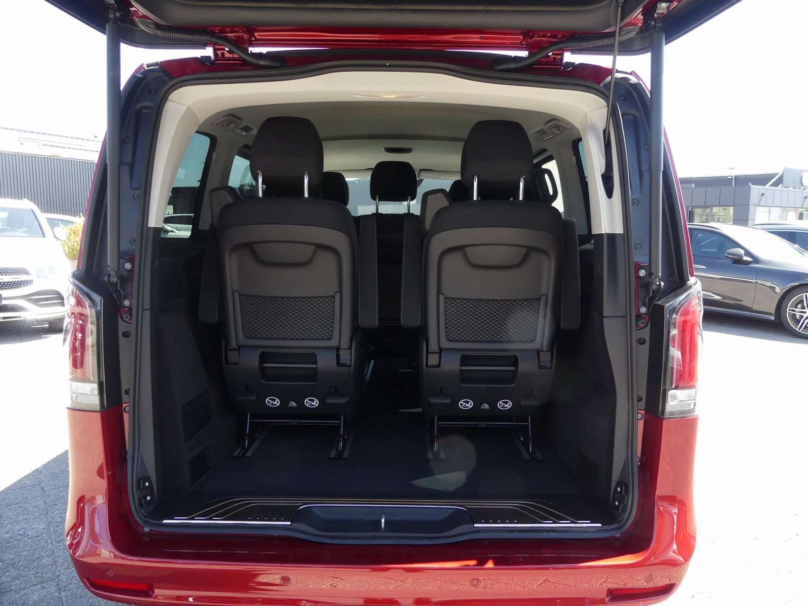 Mercedes-Benz V 220