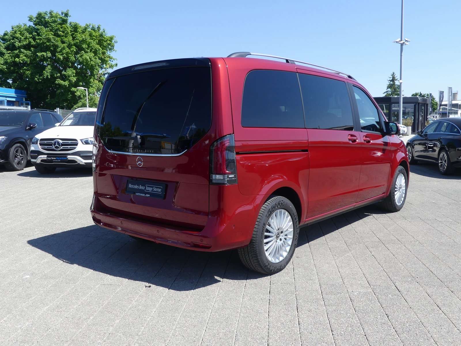 Mercedes-Benz V 220