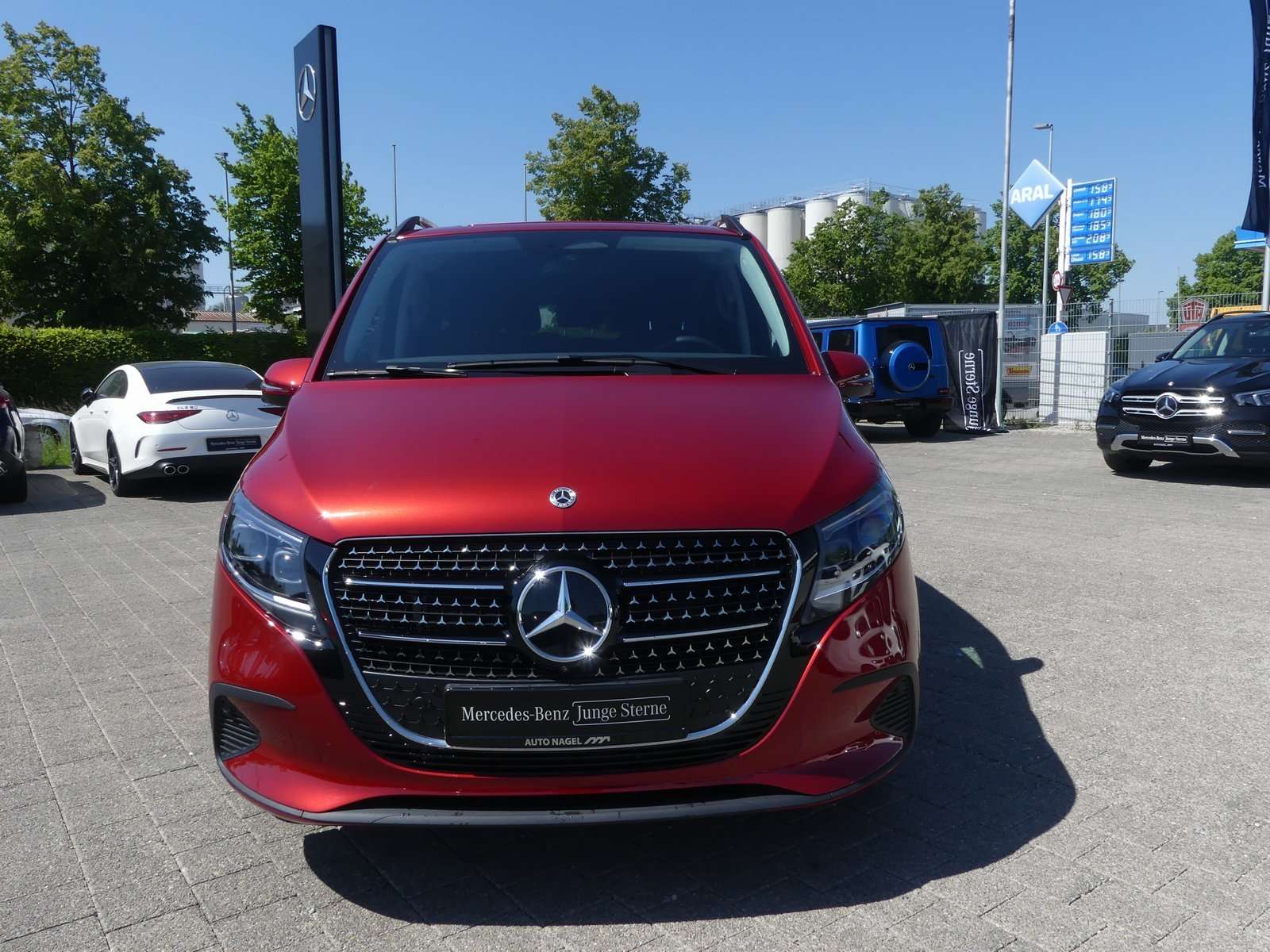 Mercedes-Benz V 220
