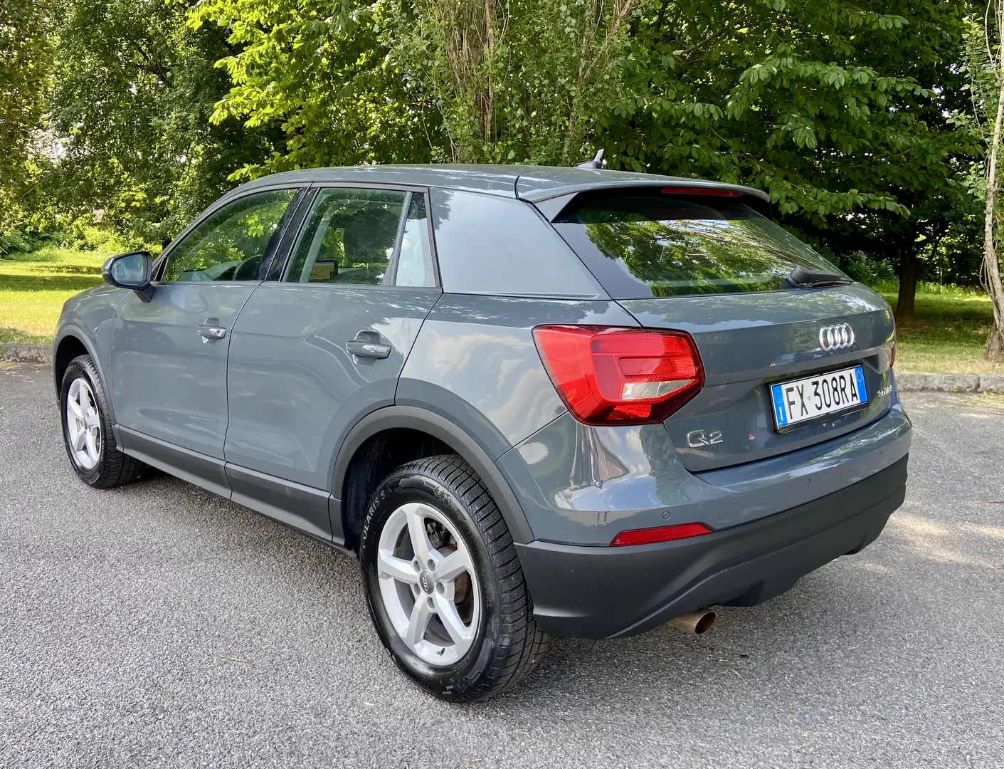 Audi Q2 30 1.0 TFSI 116cv Business S-tronic my19 Grigio - 2
