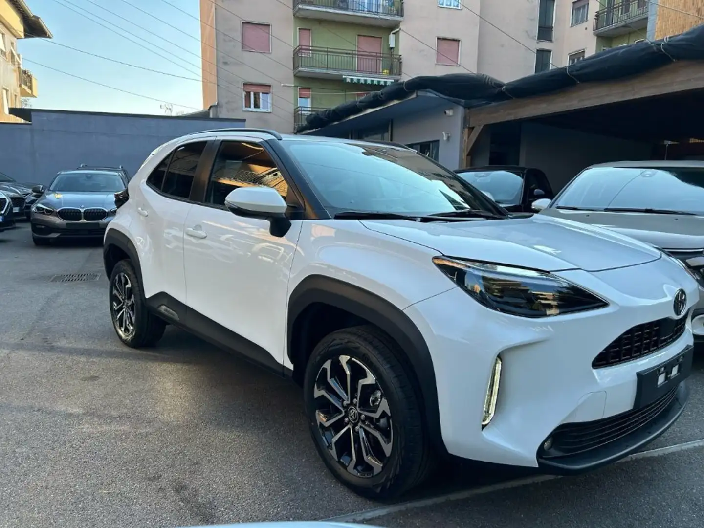 Toyota Yaris Cross 1.5 Hybrid 116cv E-CVT Trend *PREZZO PROMO* Bianco - 2