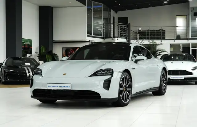 Porsche Taycan GTS*SPORT CHRONO*18 WEGE*BOSE*MATRIX LED*