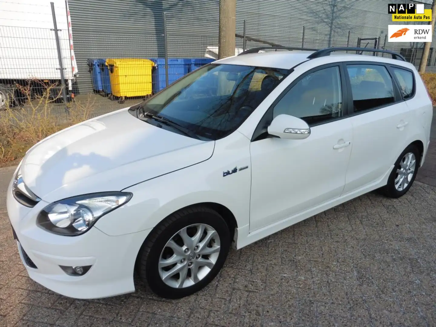 Hyundai i30 CW 1.4i i-Motion Business Blanco - 1