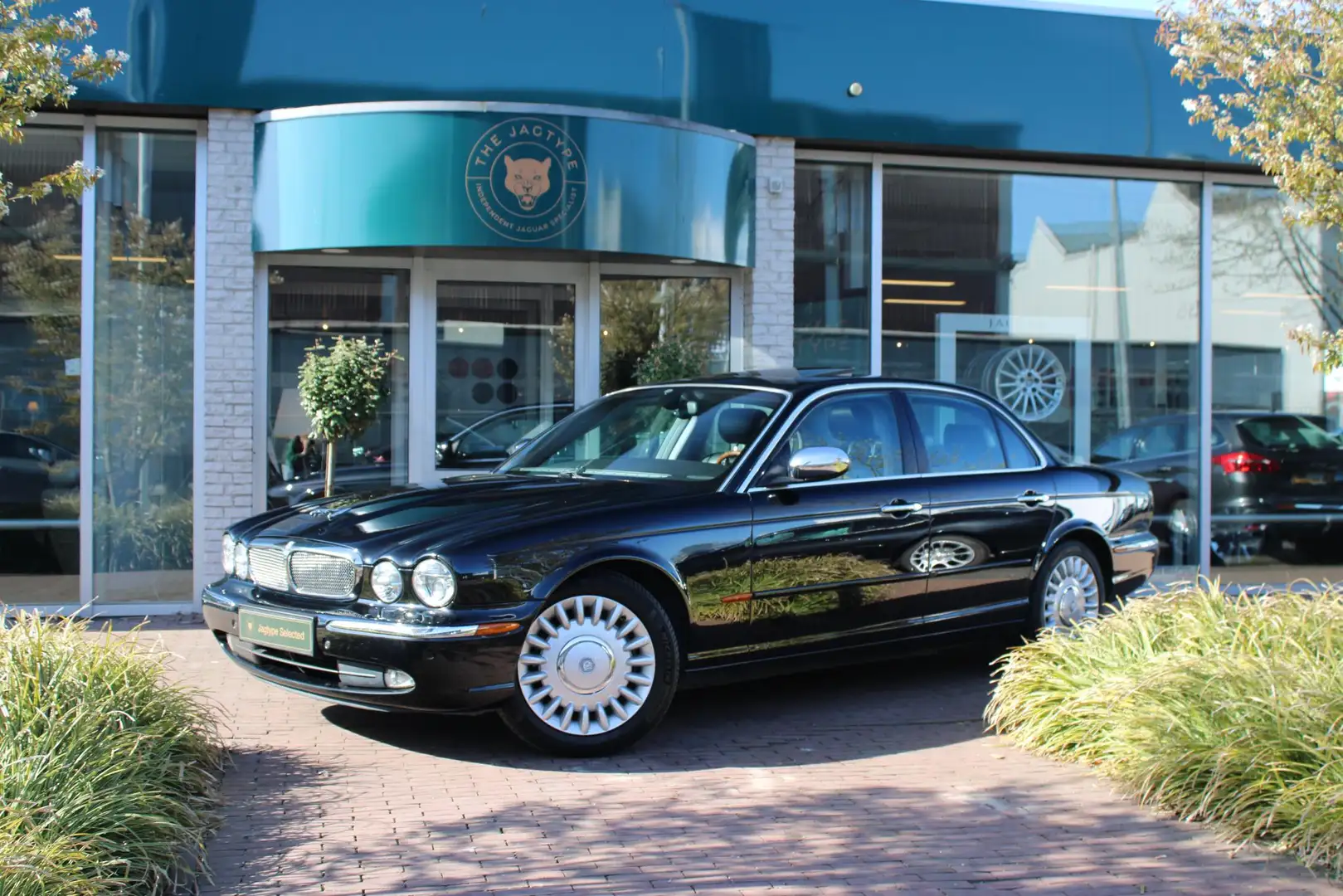 Jaguar XJR 4.2 V8 S/C Noir - 1