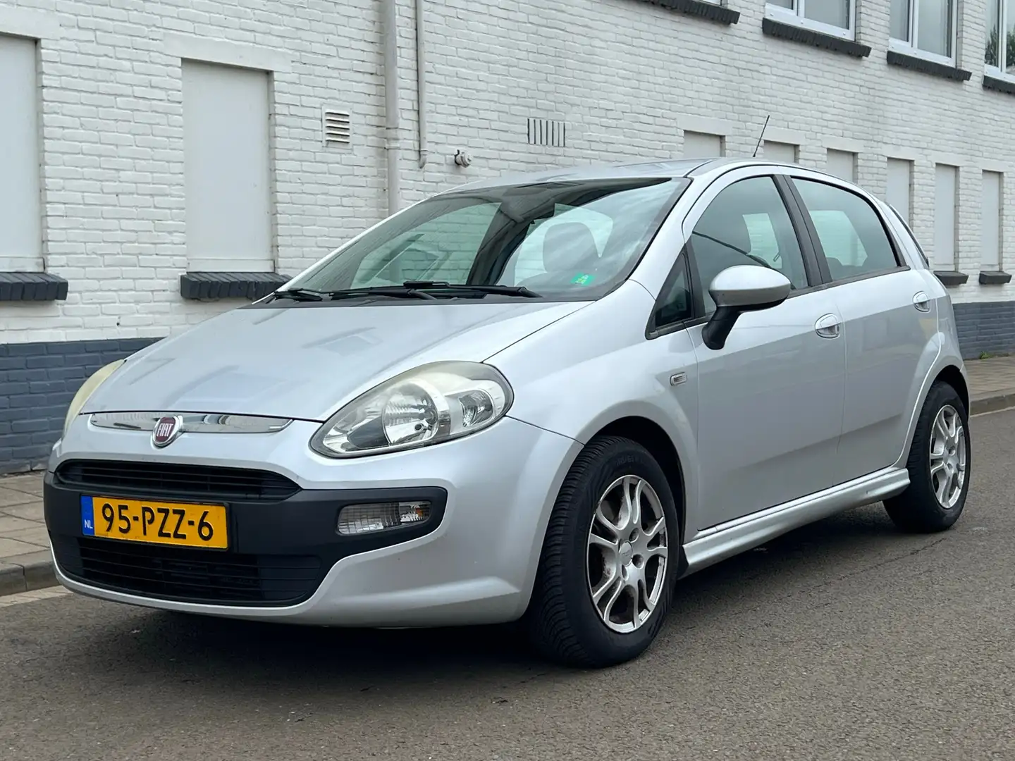 Fiat Punto Evo 1.3 M-Jet Active | 5dr | EXPORT Grijs - 2