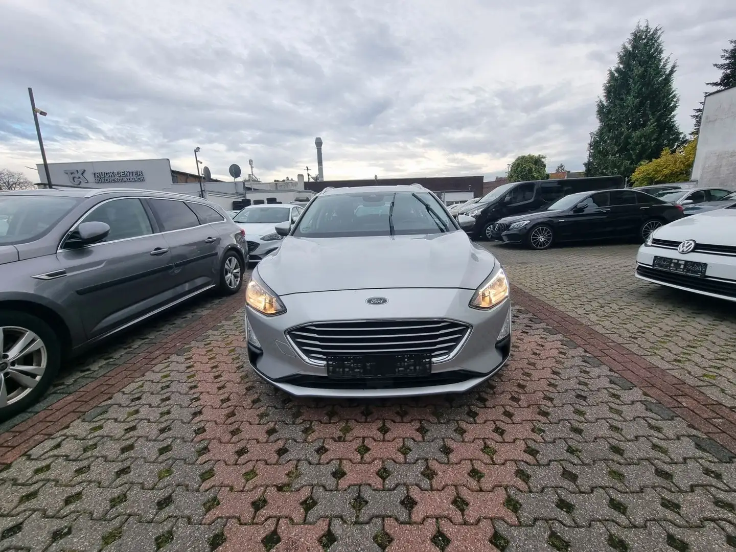Ford Focus Turnier Cool & Connect- Silber - 1
