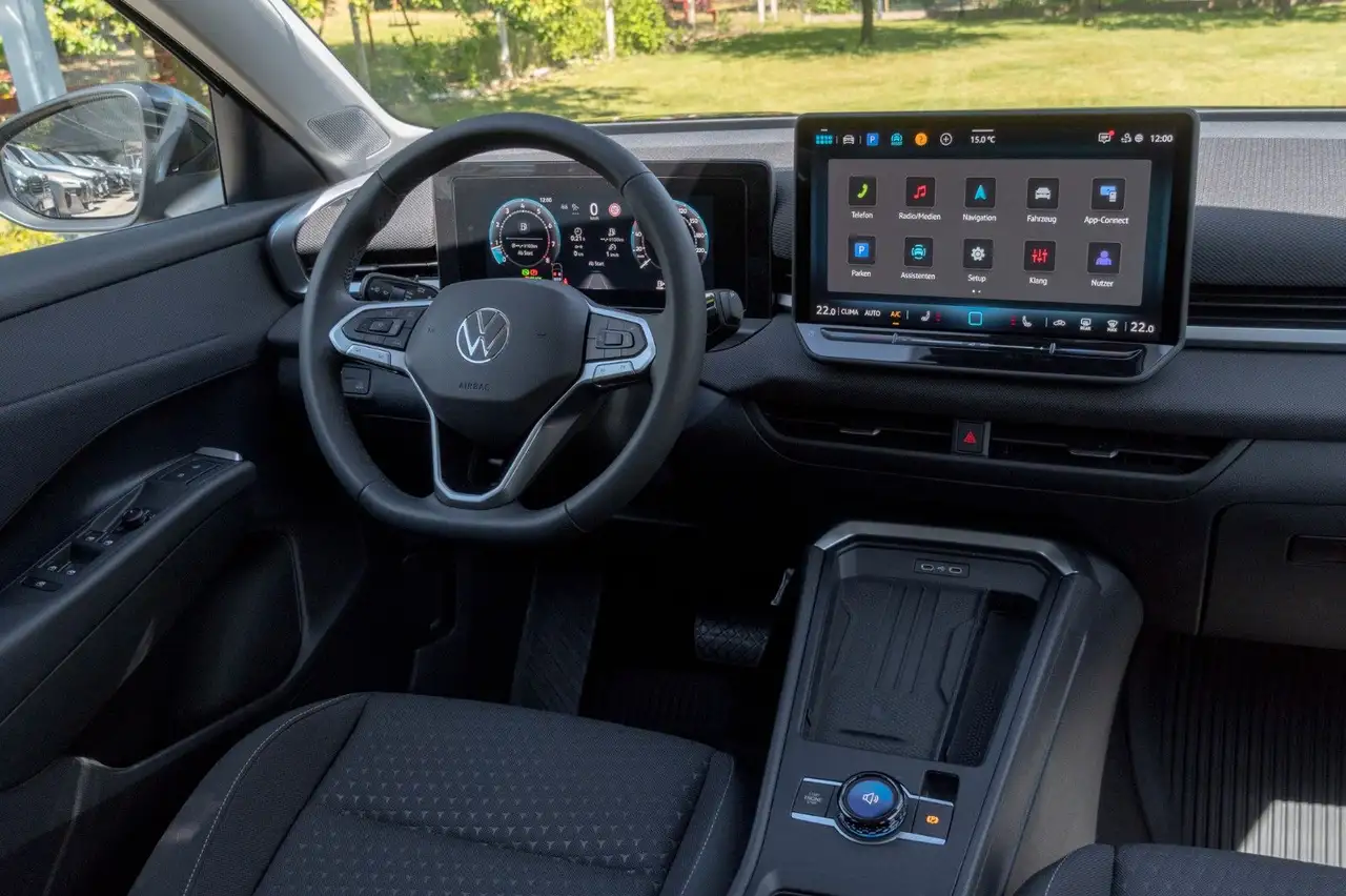 Volkswagen T-Roc 1.5 eTSI 85 kW LIFE.DSG.ACC.CAM.DISP.LED 15