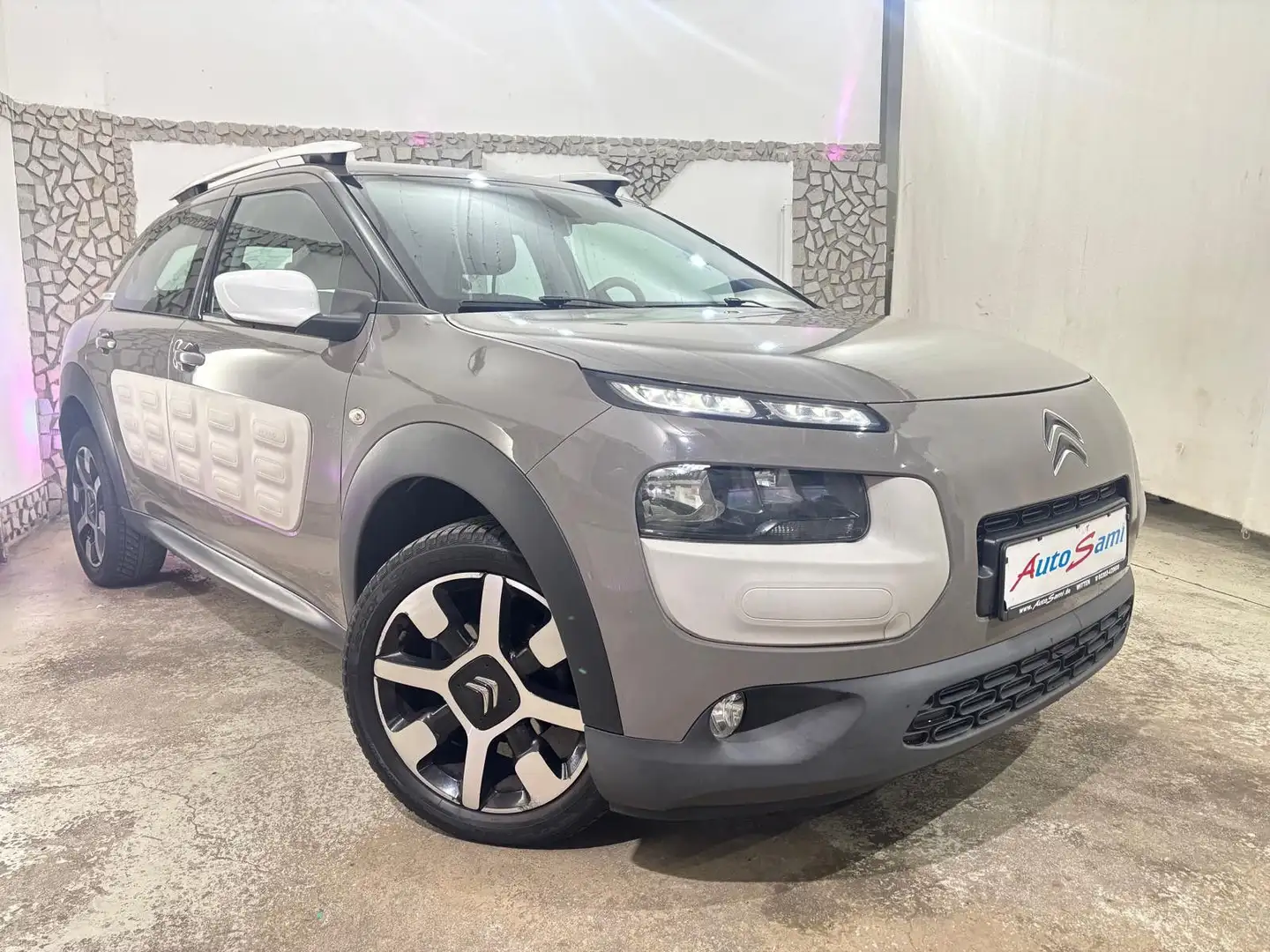 Citroen C4 Cactus Edition NAVI RÜCKFAHRKAM KLIMA 1.HAND Grau - 1