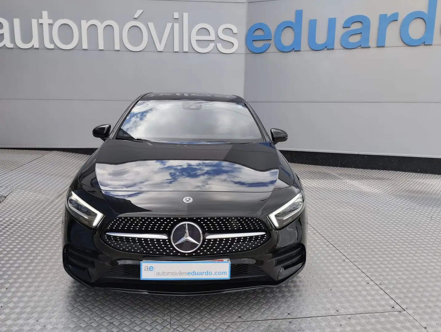 Mercedes-Benz A 250 Progressive Line Advanced 4Matic 8G-DCT Negro - 2