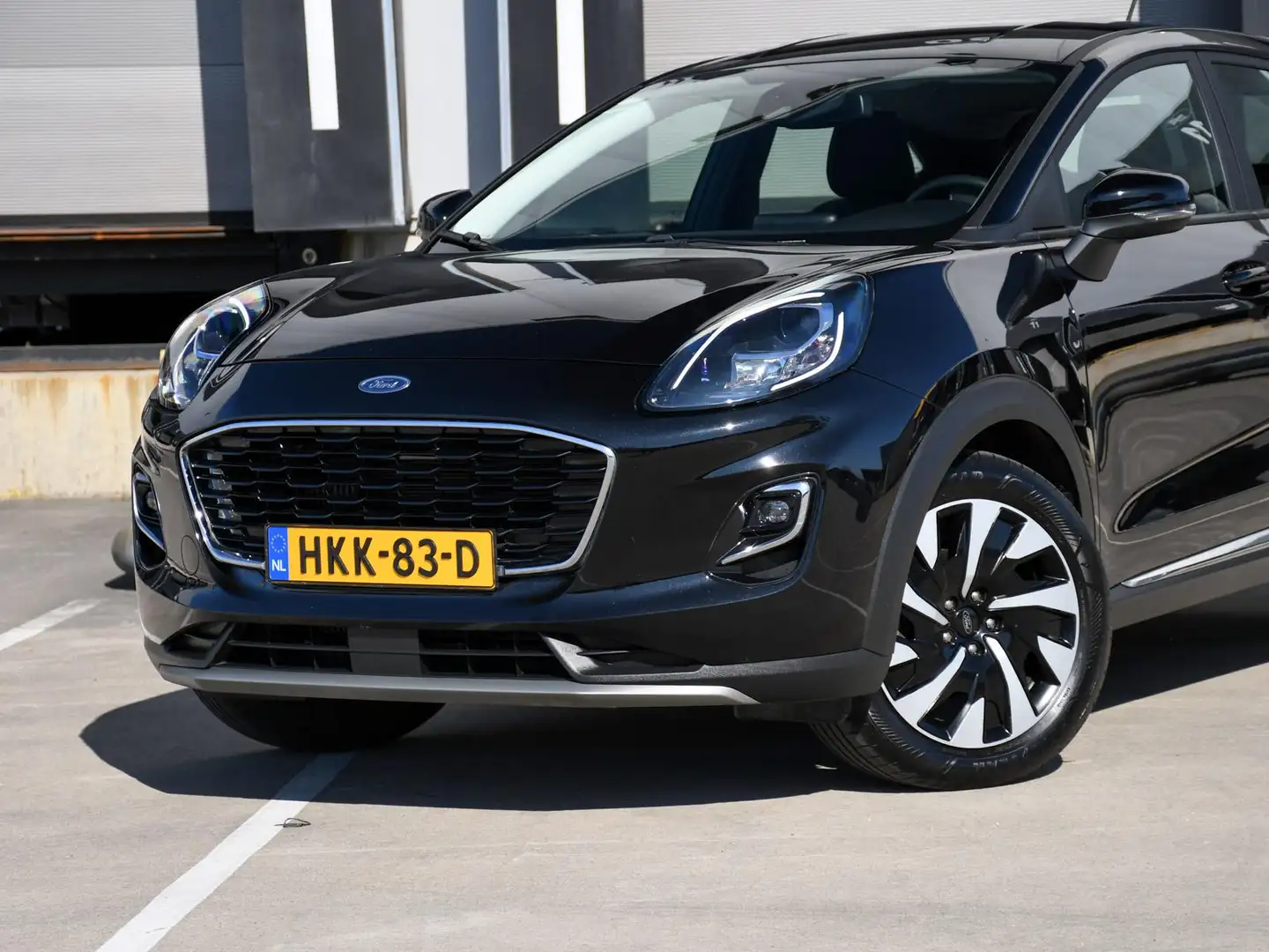 Ford Puma Titanium 1.0 EcoBoost Hybrid 125pk Automaat PDC AC Zwart - 2