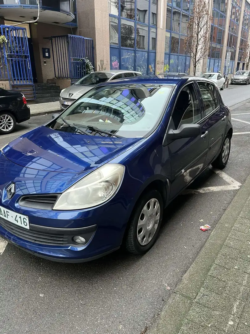 Renault Clio 1.2i - 1
