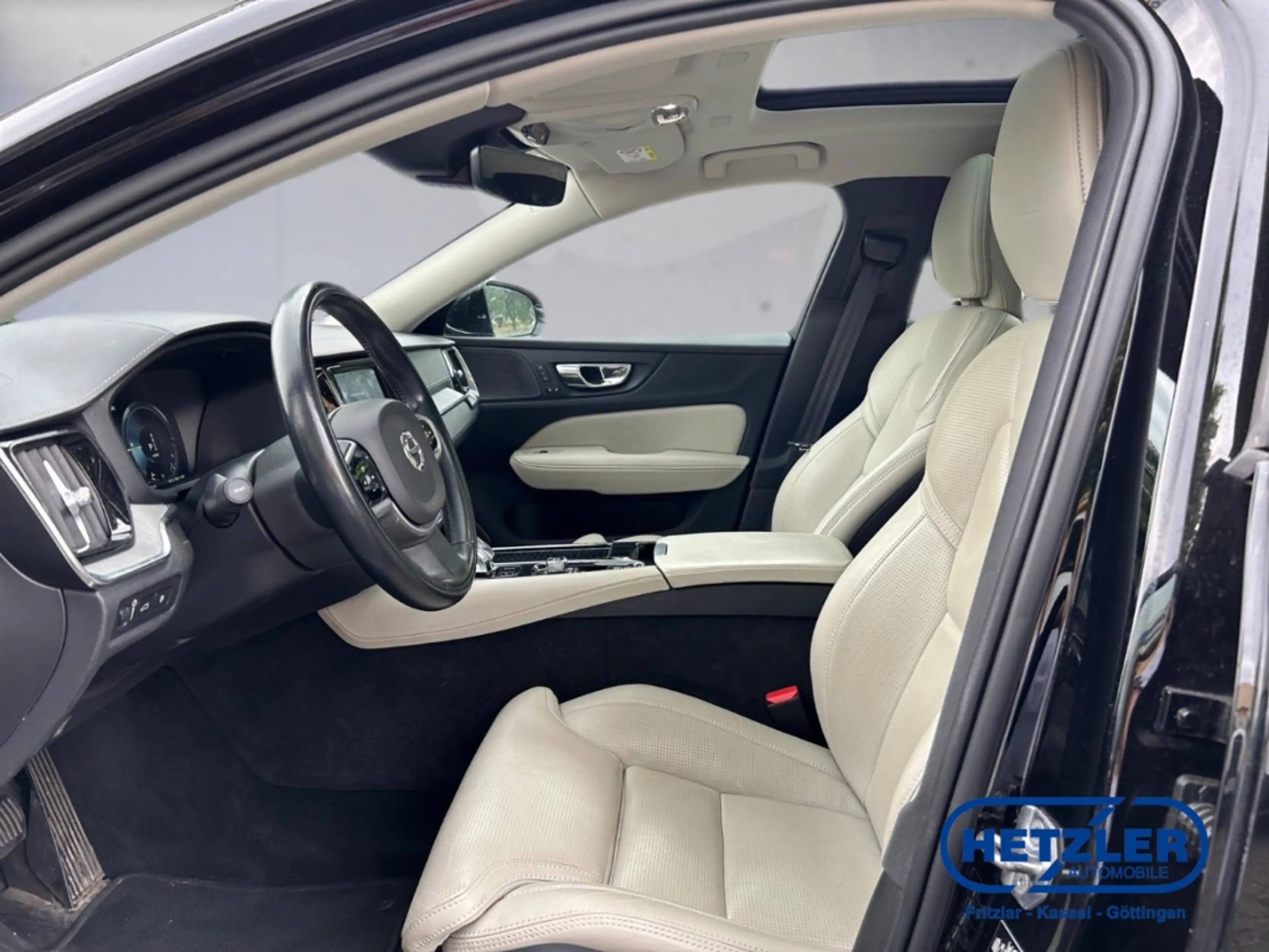 Volvo V60 Kombi Inscription Plug-In Hybrid AWD T8 Twin Engin — photo 7