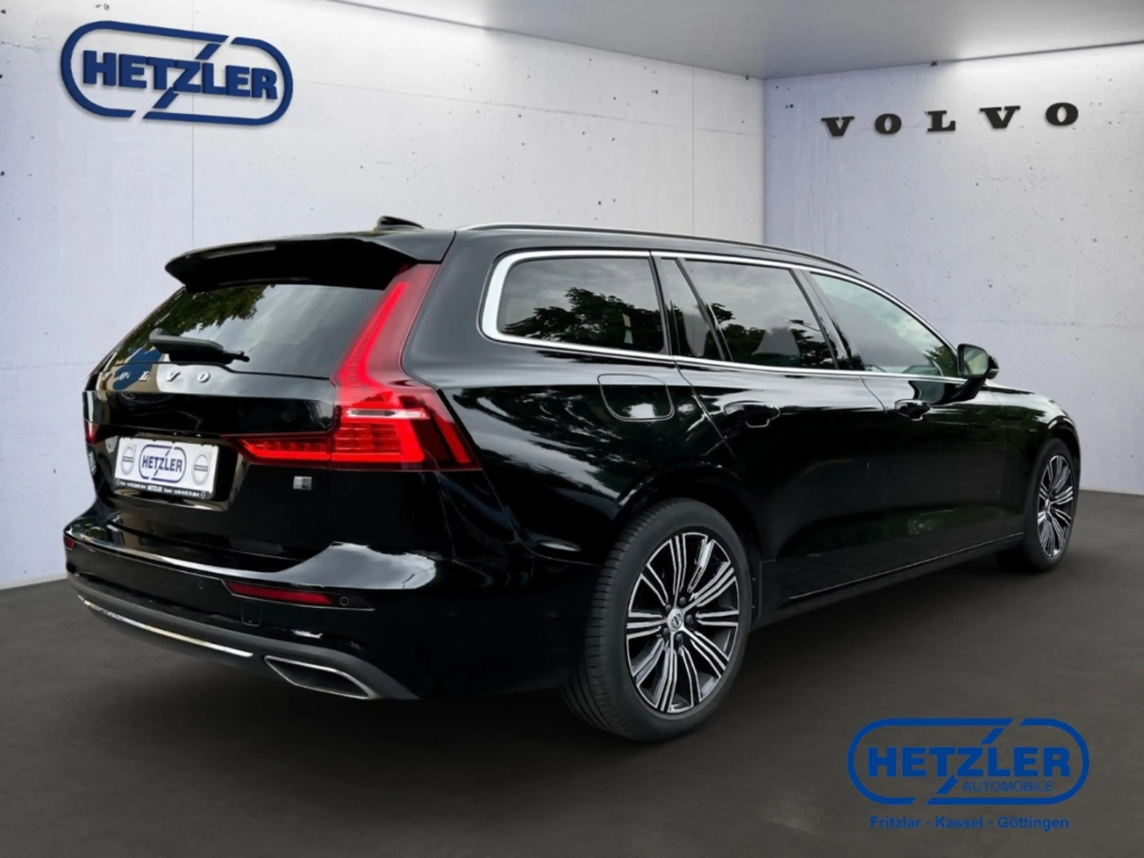 Volvo V60 Kombi Inscription Plug-In Hybrid AWD T8 Twin Engin — photo 3