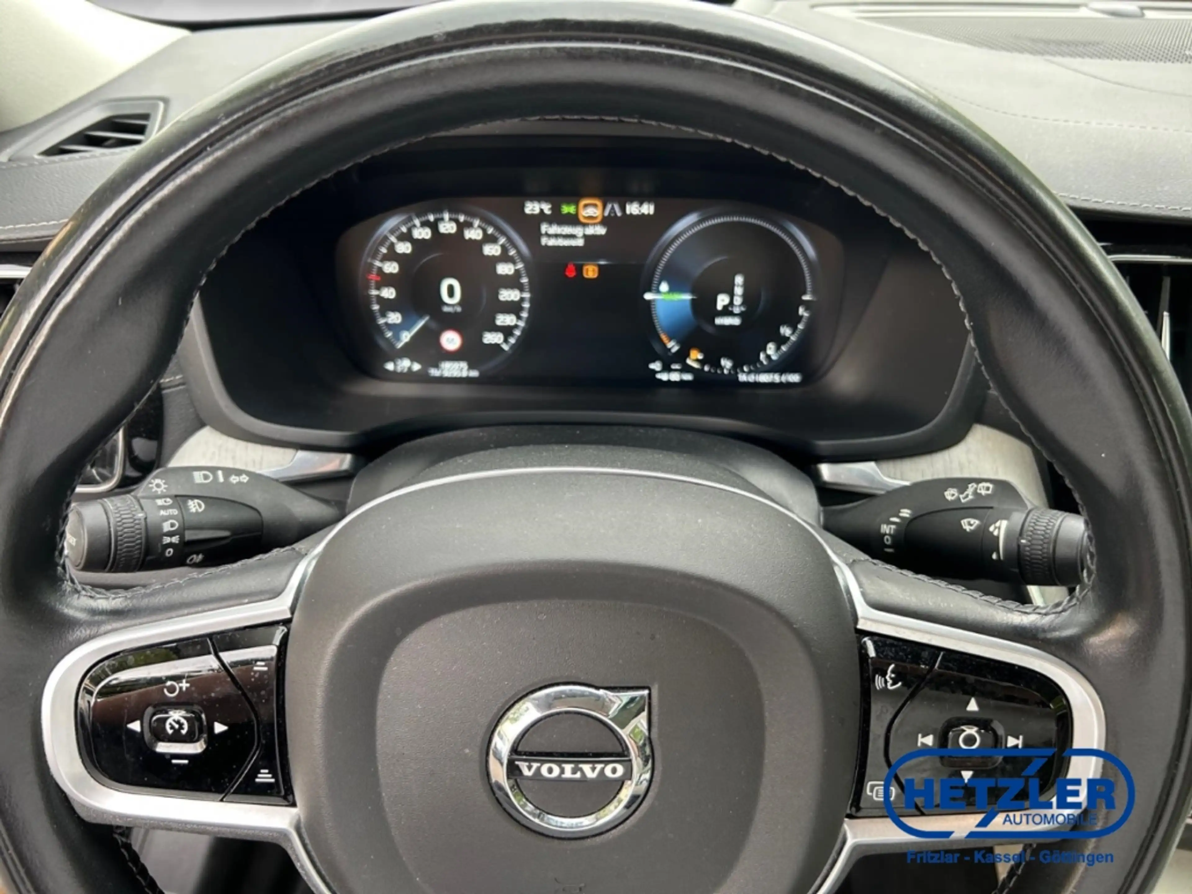 Volvo V60 Kombi Inscription Plug-In Hybrid AWD T8 Twin Engin — photo 8