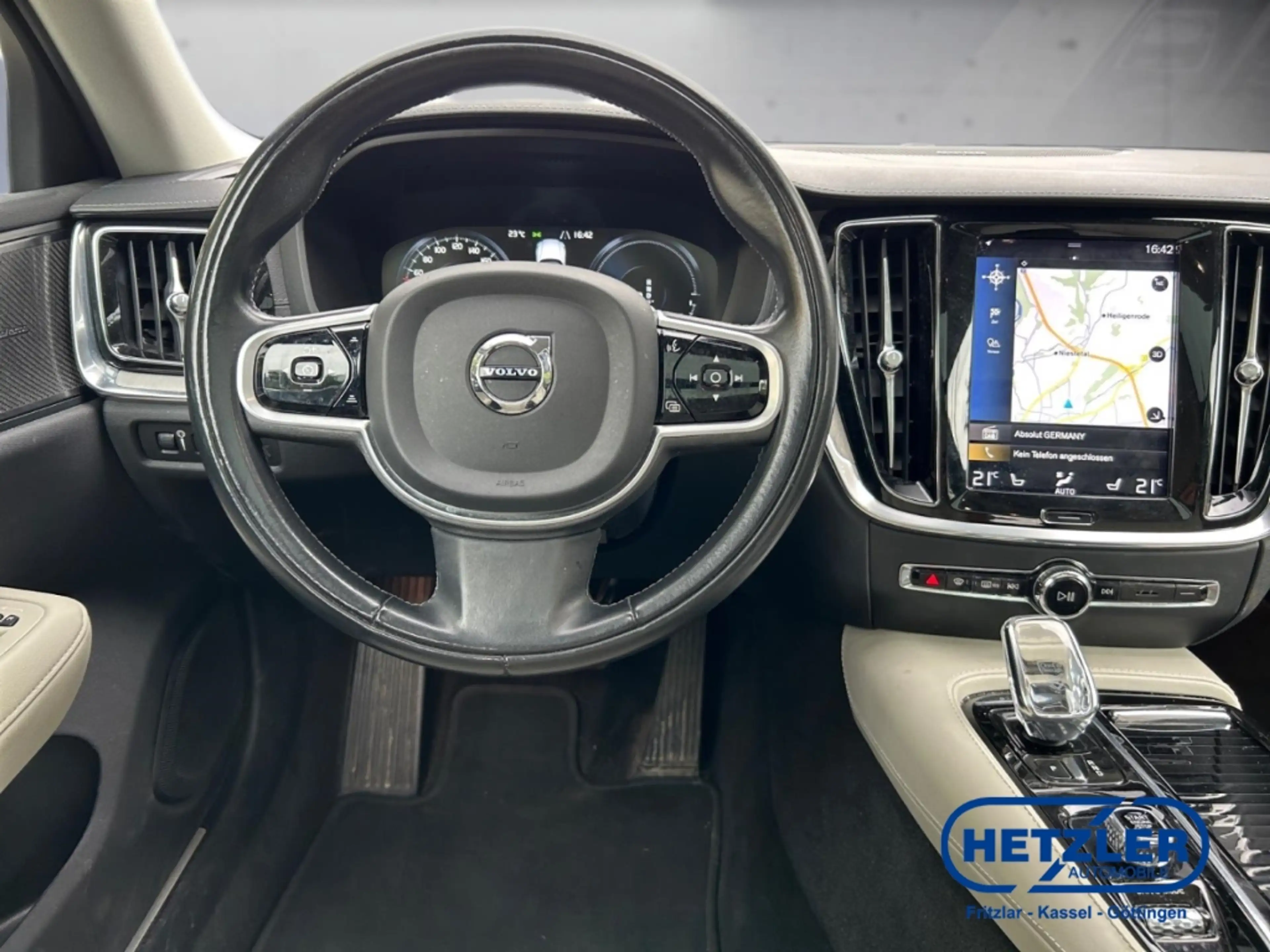 Volvo V60 Kombi Inscription Plug-In Hybrid AWD T8 Twin Engin — photo 10