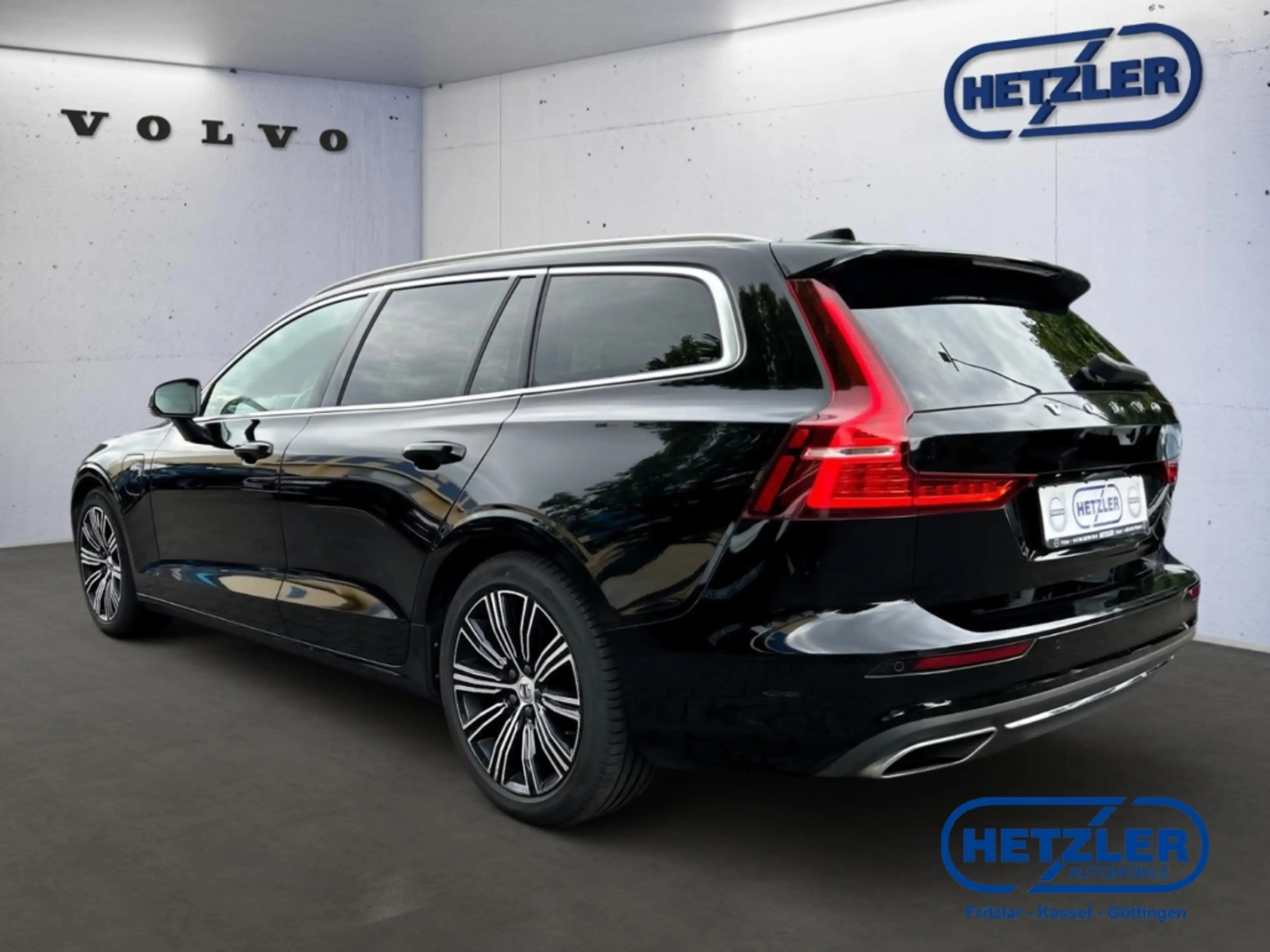 Volvo V60 Kombi Inscription Plug-In Hybrid AWD T8 Twin Engin — photo 4
