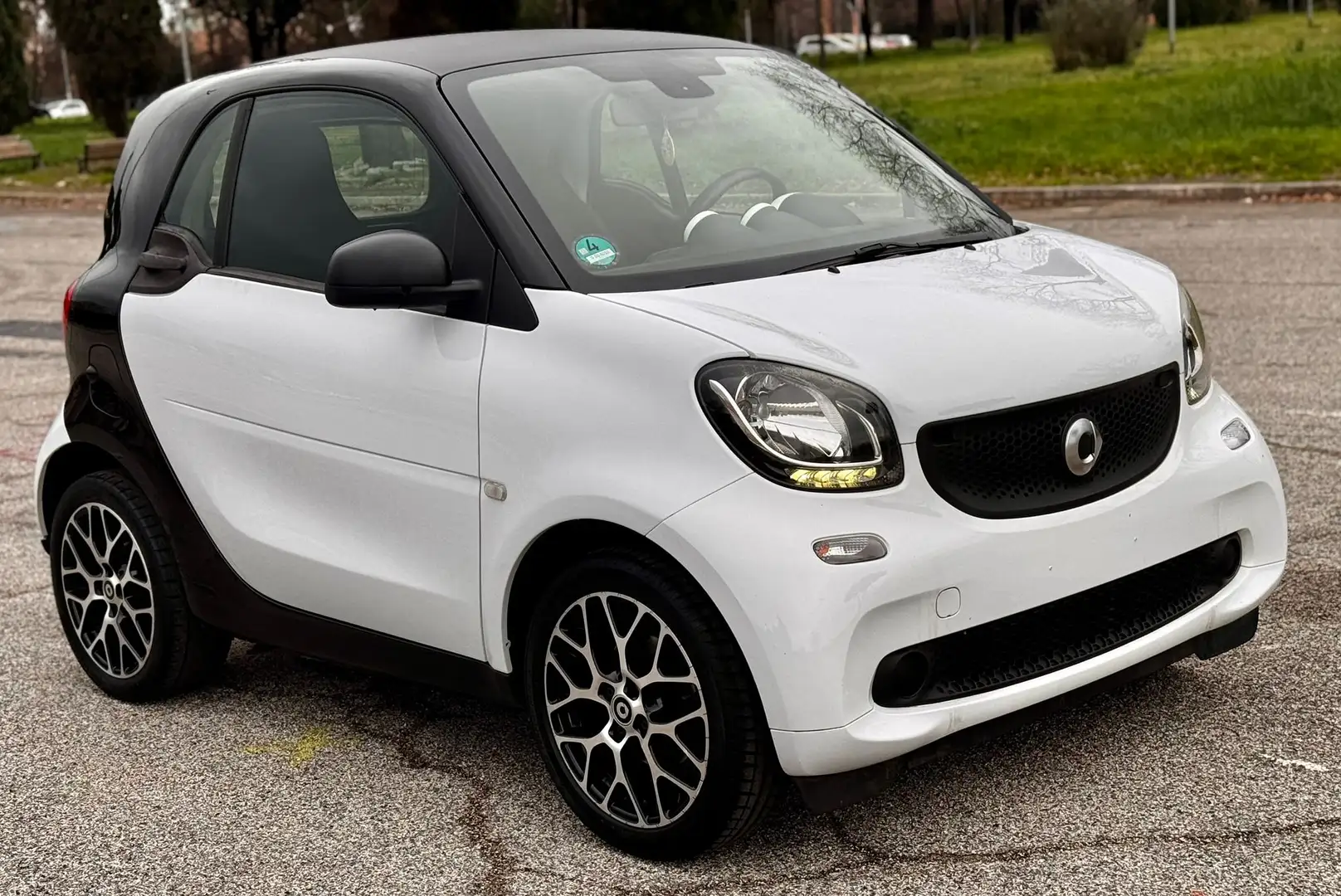 smart forTwo 70 1.0 Youngster -NESSUN VINCOLO DI FINANZIAMENTO- Weiß - 2