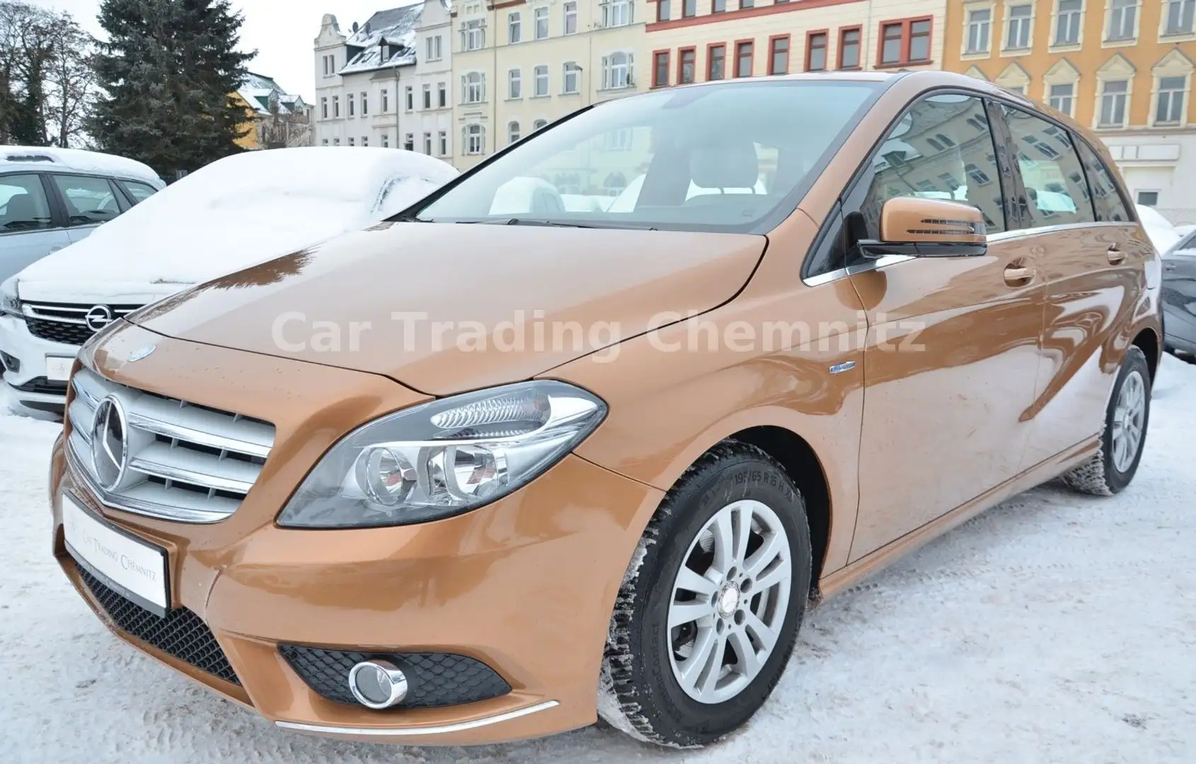 Mercedes-Benz B 180 Automatik Klima Sitzheizung 1.Hand Tüv neu Gold - 1