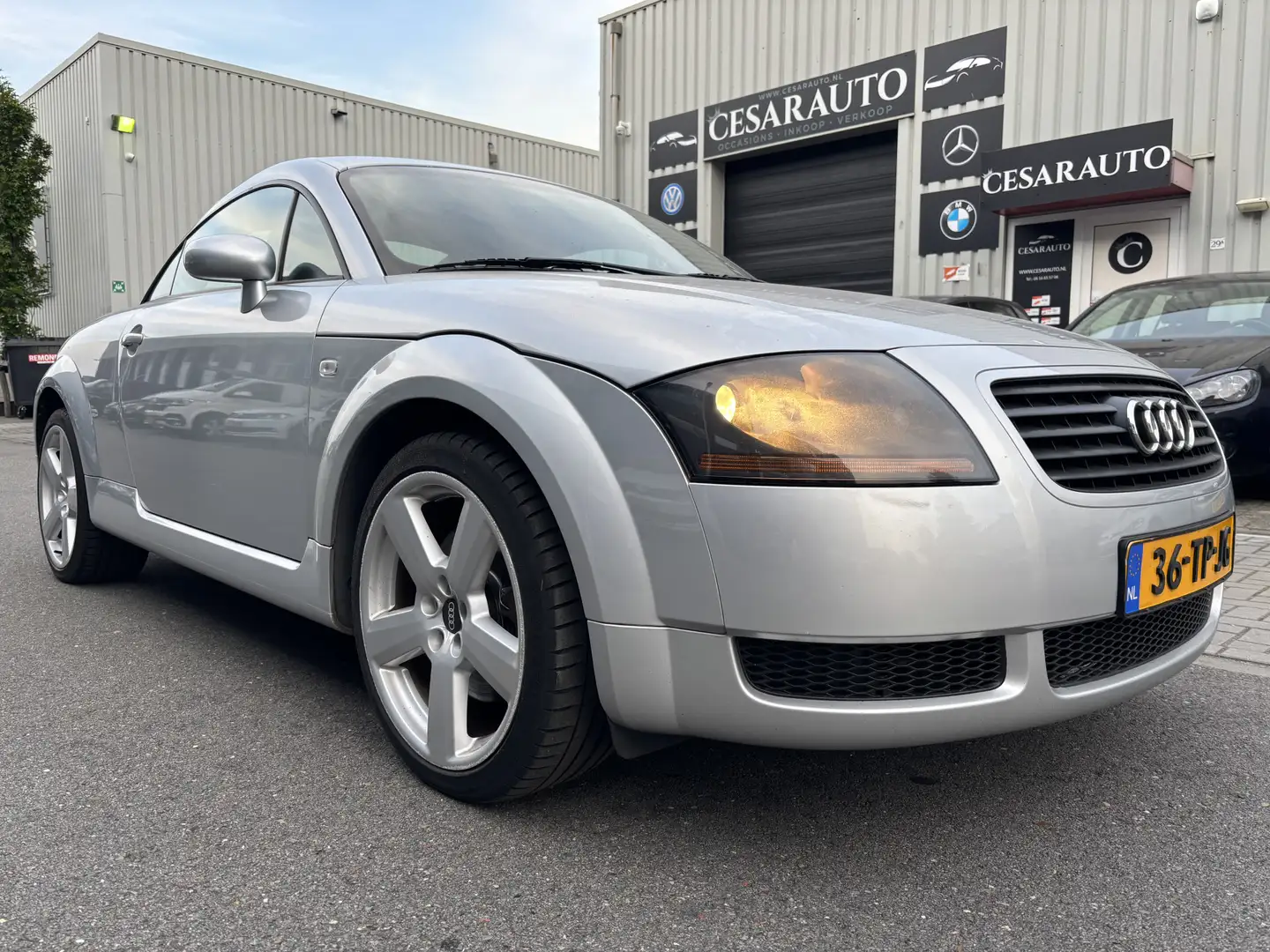 Audi TT 1.8 5V Turbo / DEALER ONDERHOUDEN Grau - 1