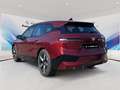 BMW iX xDrive40 Sportpaket DAB LED RFK el. Sitze Czerwony - thumbnail 4