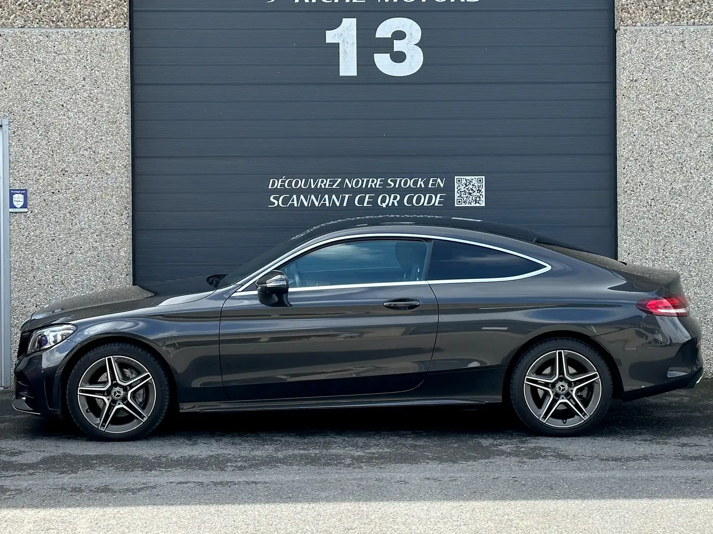 Mercedes-Benz C 200 Coupe 4Matic MHE / AMG / 360° Caméra / LED Grijs - 2