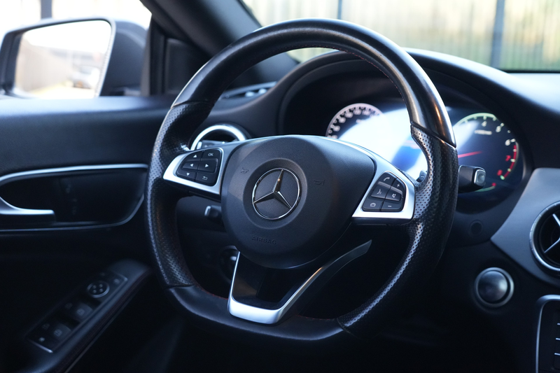 Mercedes-Benz CLA 180 AMG 123pk Panoramadak/Navigatie/Stoelverwarming — photo 4