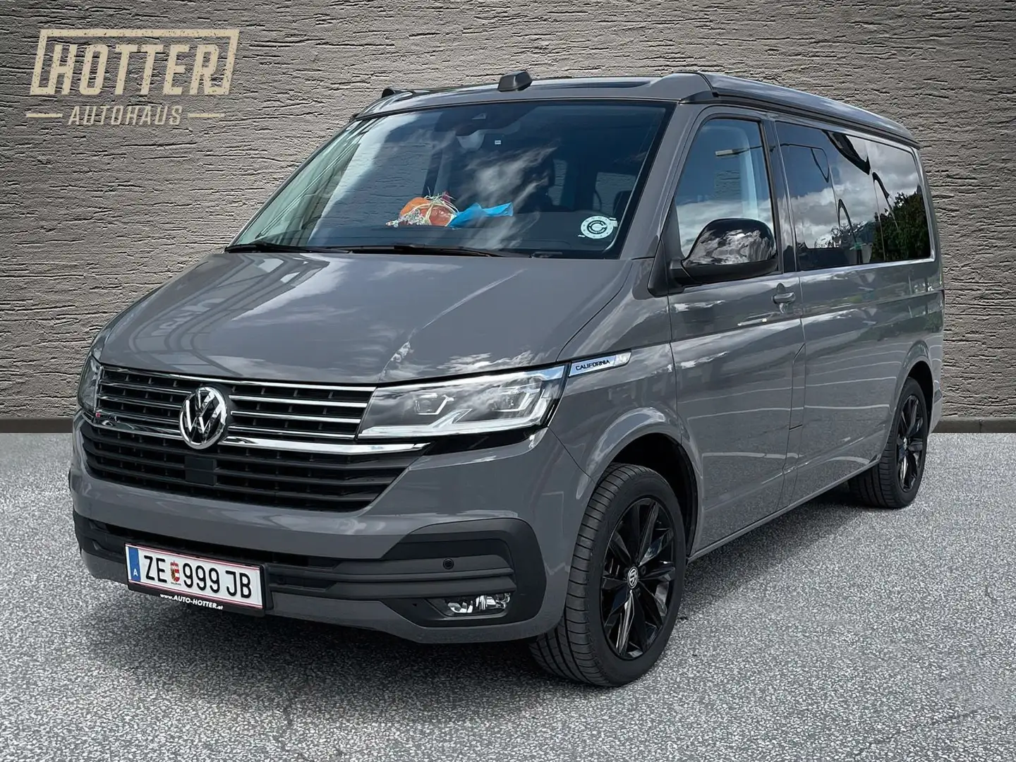 Volkswagen T6.1 California Grau - 1