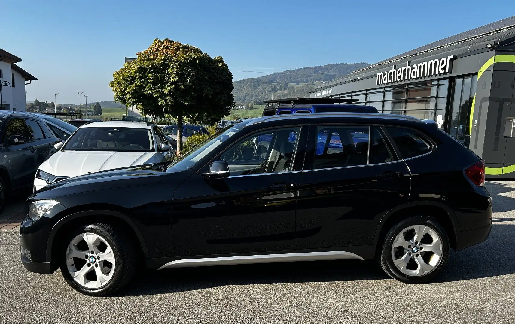 BMW X1 sDrive 18d *NAVI*RFK*CARPLAY*ANDROIT*17" Schwarz - 2