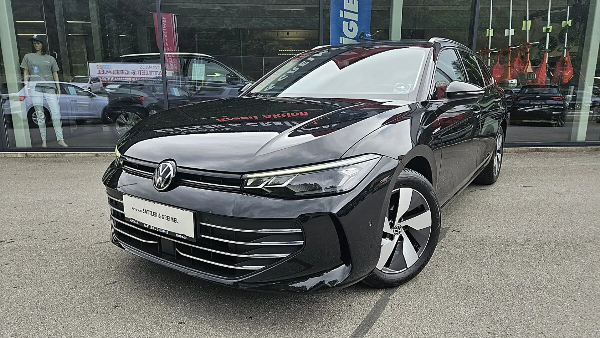 Volkswagen Passat Variant 1,5 eTSI ACT Business DSG Schwarz - 1