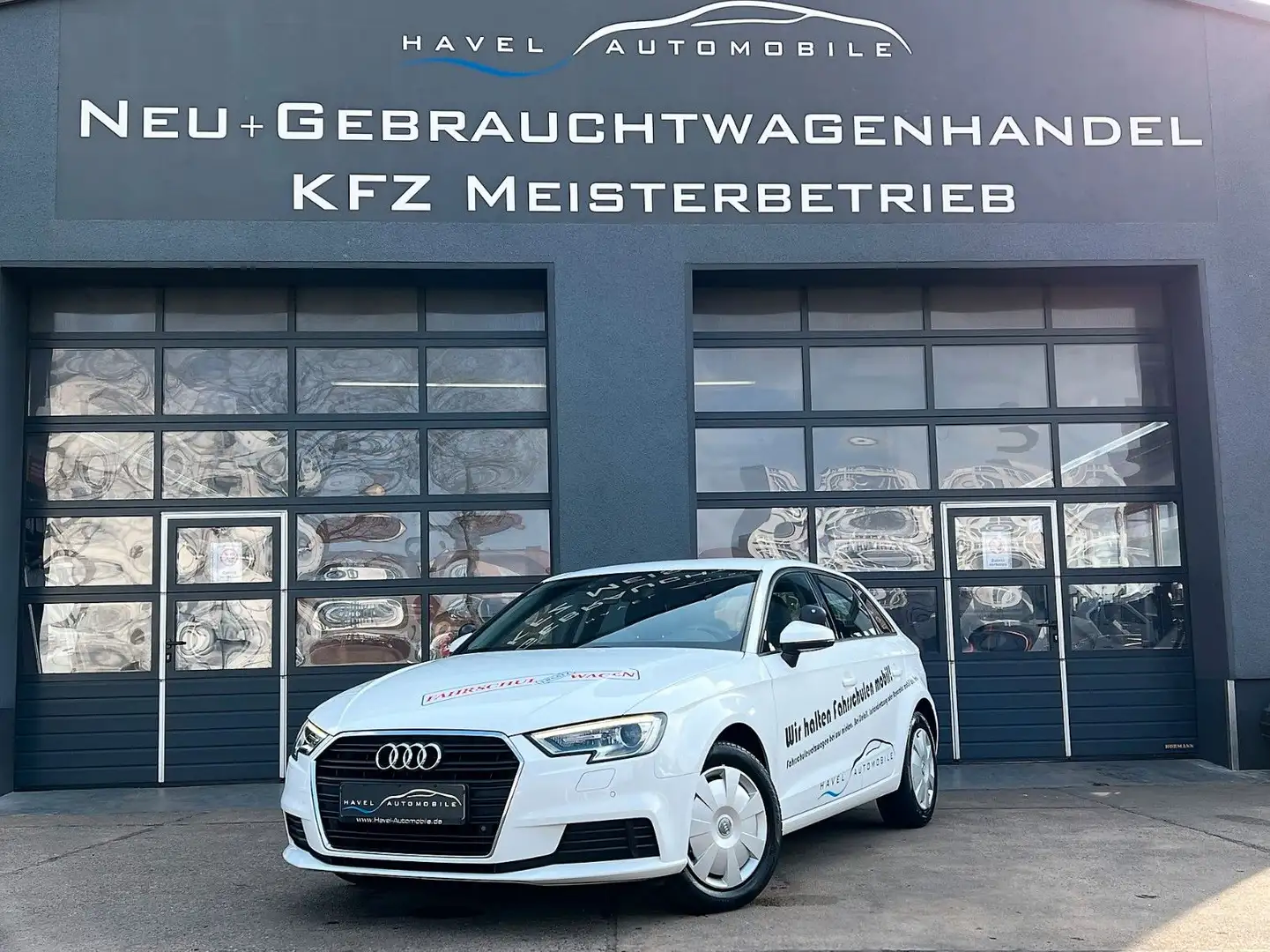 Audi A3 Sportback 1.6 TDI - Fahrschulwagen/Bi-Xenon Weiß - 2