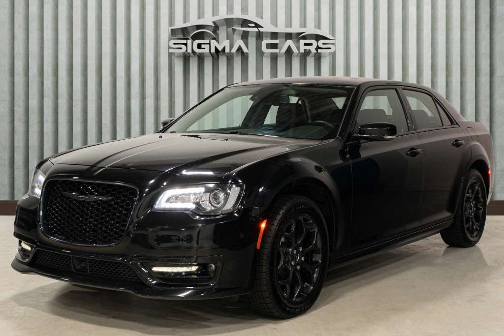 2023 Chrysler 300 Touring AWD |Memory Seats | Parking Sensors | Carplay