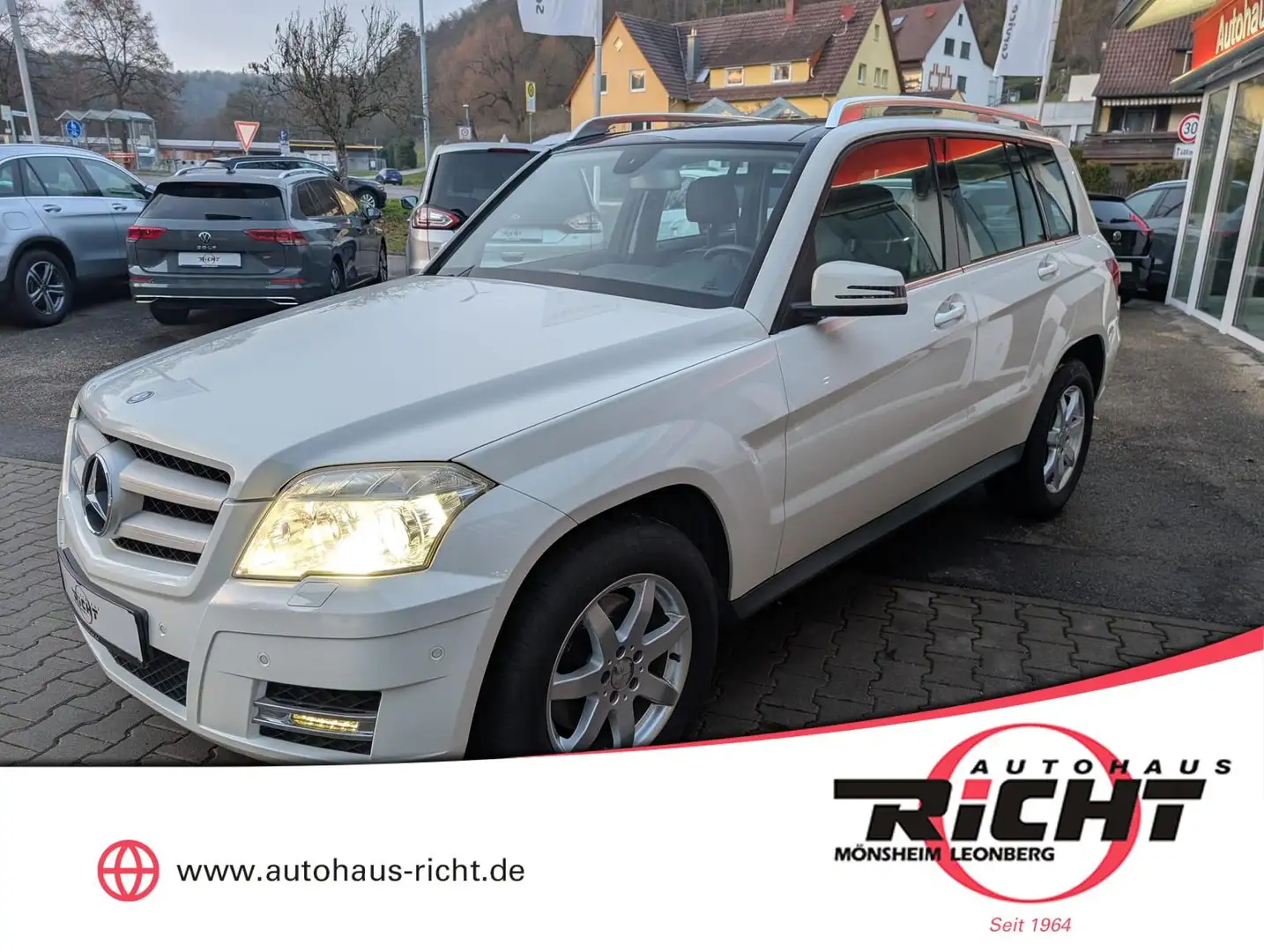Mercedes-Benz GLK 300 4Matic Navi Pano Xenon Kamera SHZ Weiß - 1