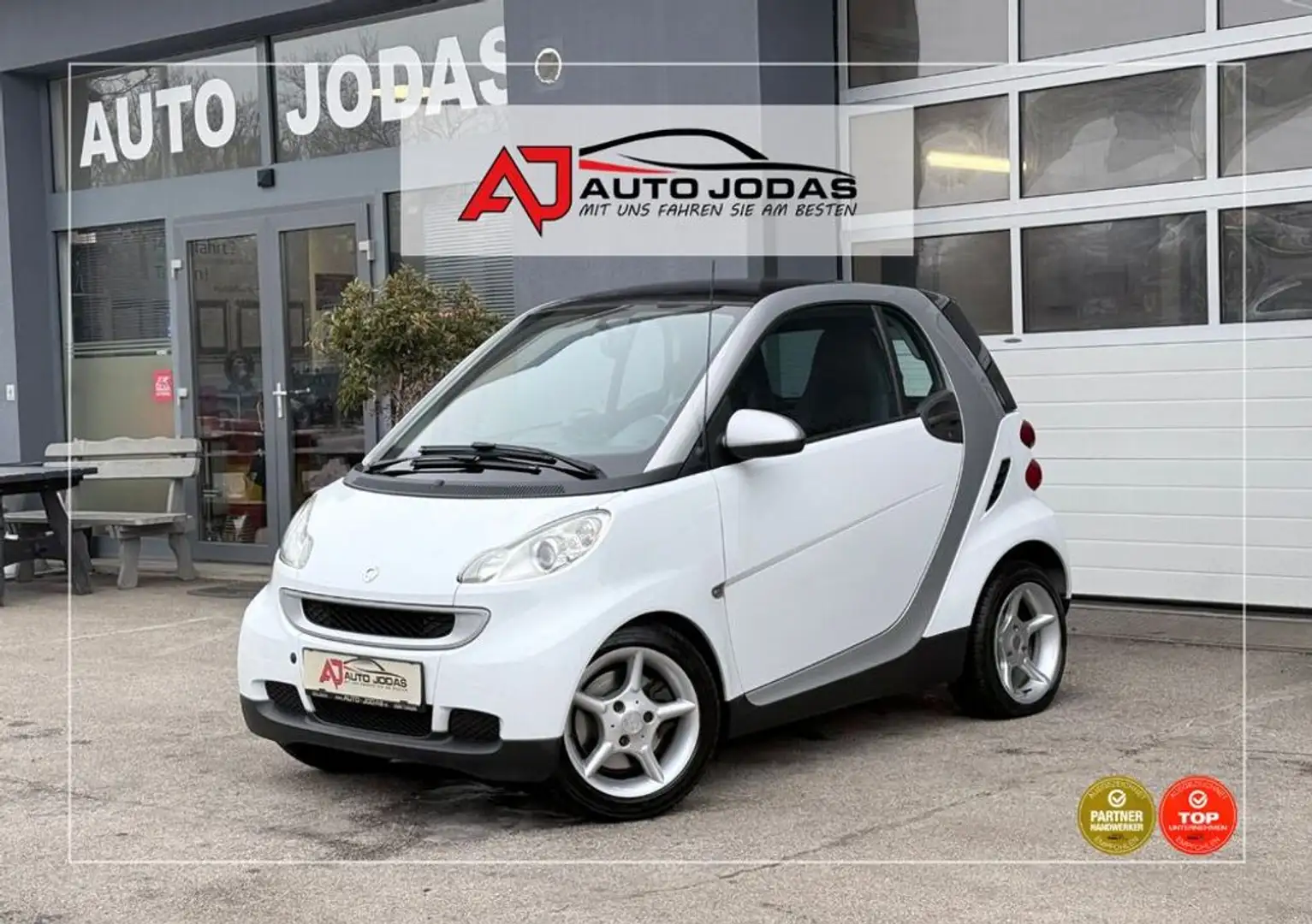 smart forTwo coupé **Freisprech/Navigation** Weiß - 1