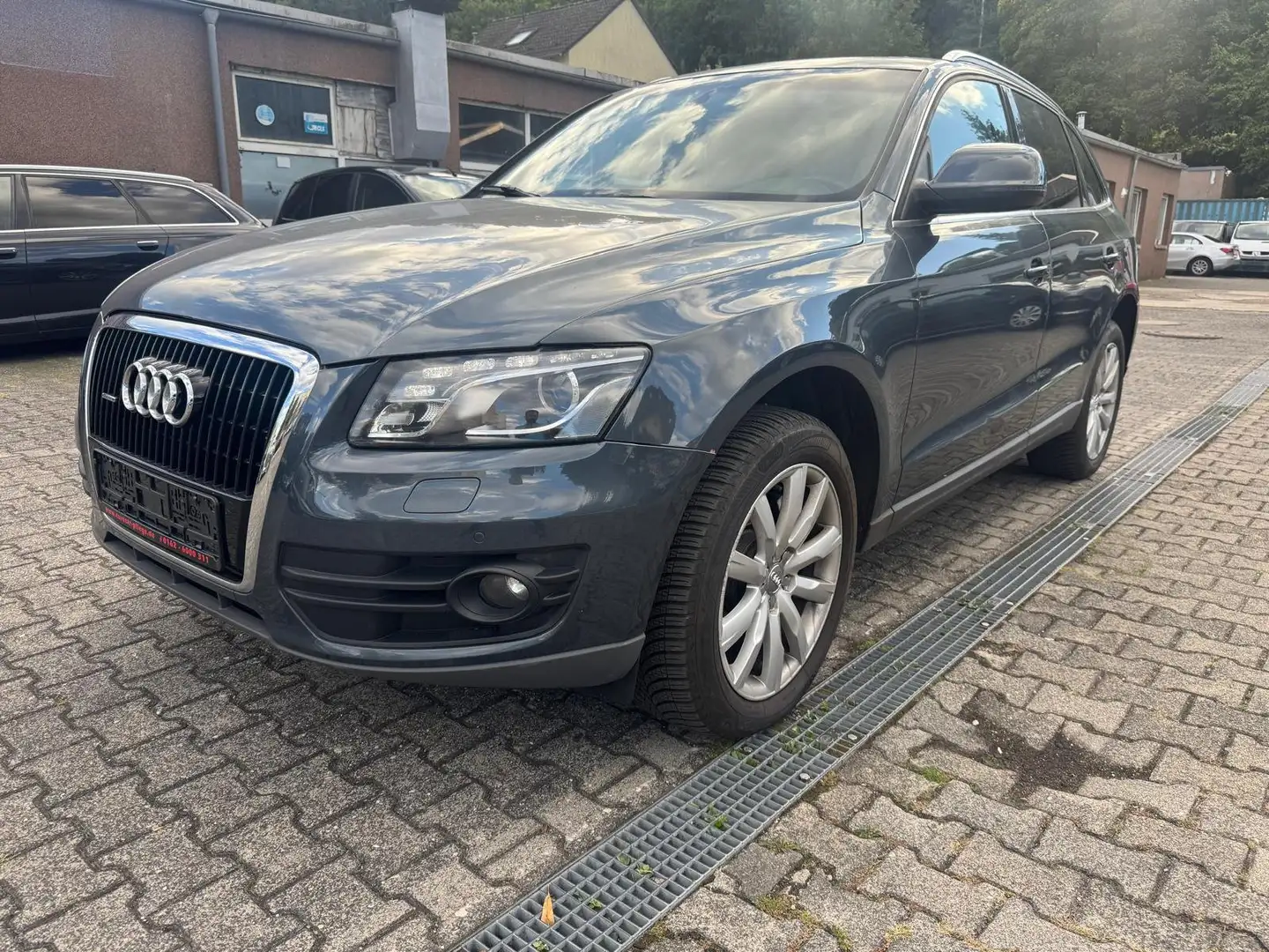 Audi Q5 3.0 TDI 176kW quattro*Revidierter Motor*Tüv+Ins Grau - 1