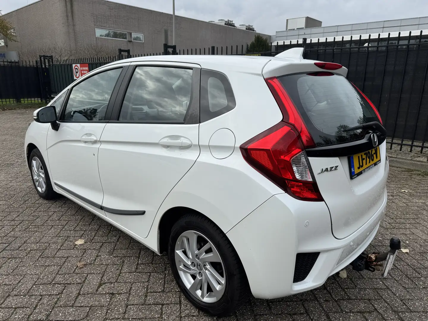 Honda Jazz 1.3 i-VTEC Comfort 5 Drs Navi/Airco/Cruise/DAB Wit - 2